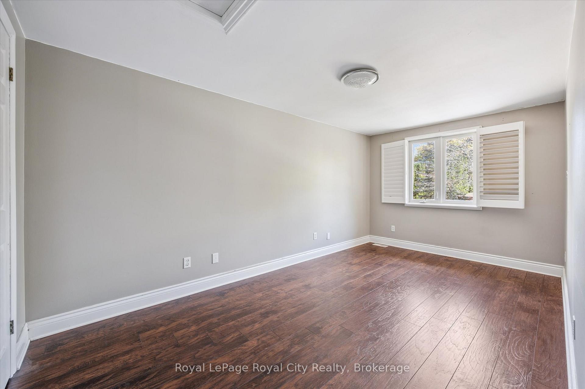 Photo 20 of 10 Woodborough Road, Guelph, Kortright West — HOMEH