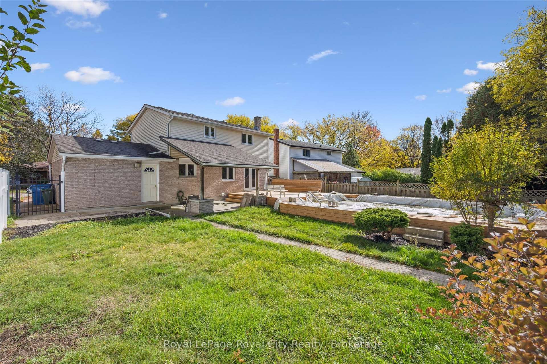 Photo 35 of 10 Woodborough Road, Guelph, Kortright West — HOMEH