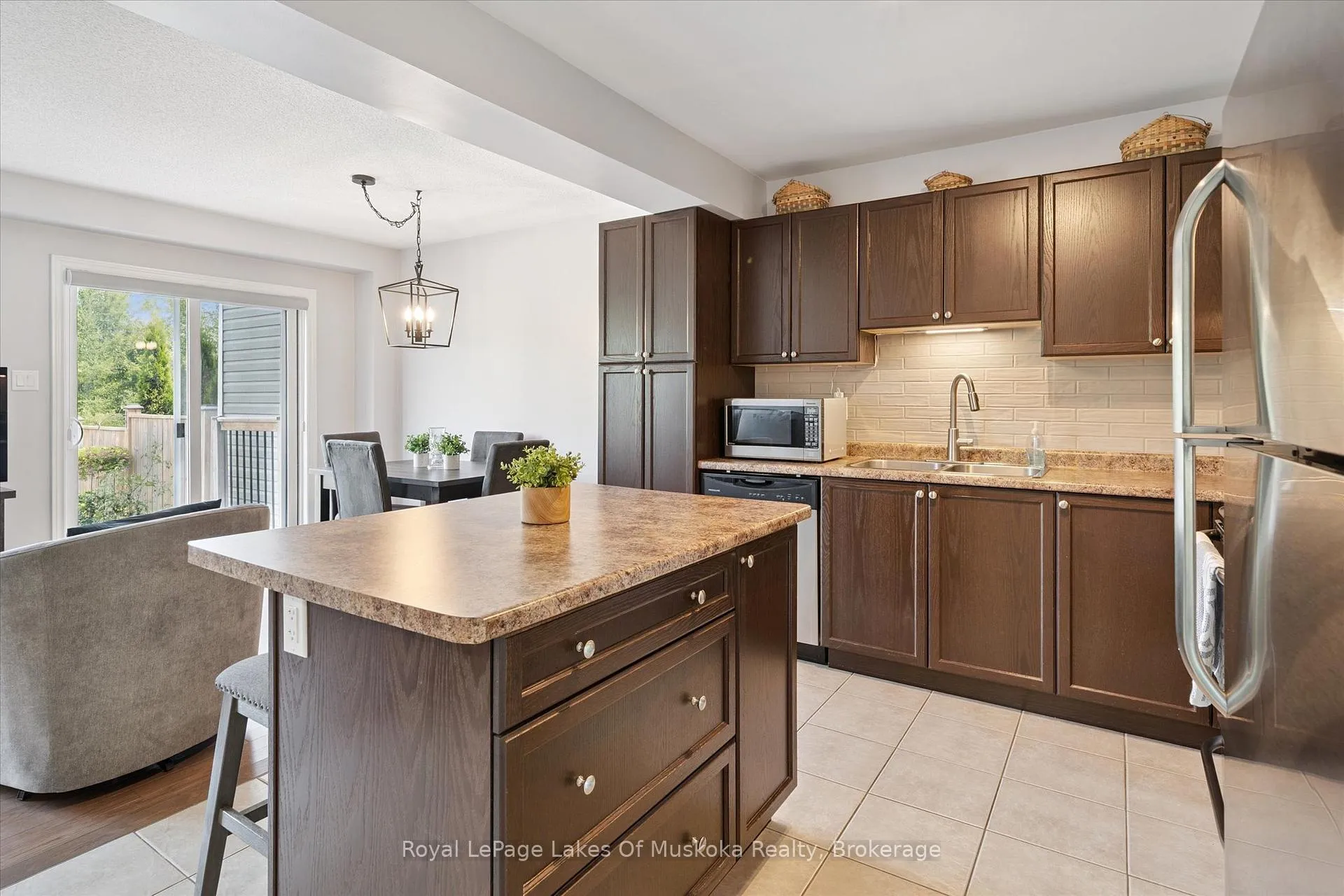 Photo 10 of 39 Little Ryan's Way, Bracebridge, Macaulay — HOMEH