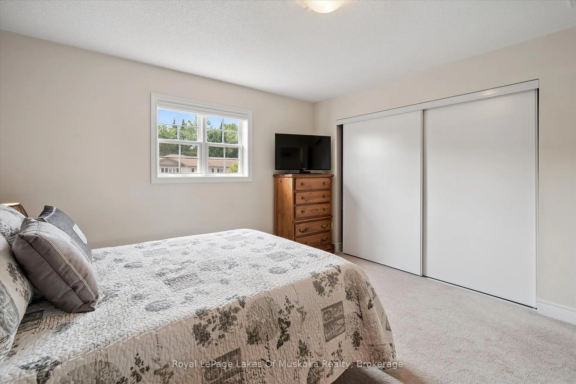 Photo 12 of 39 Little Ryan's Way, Bracebridge, Macaulay — HOMEH