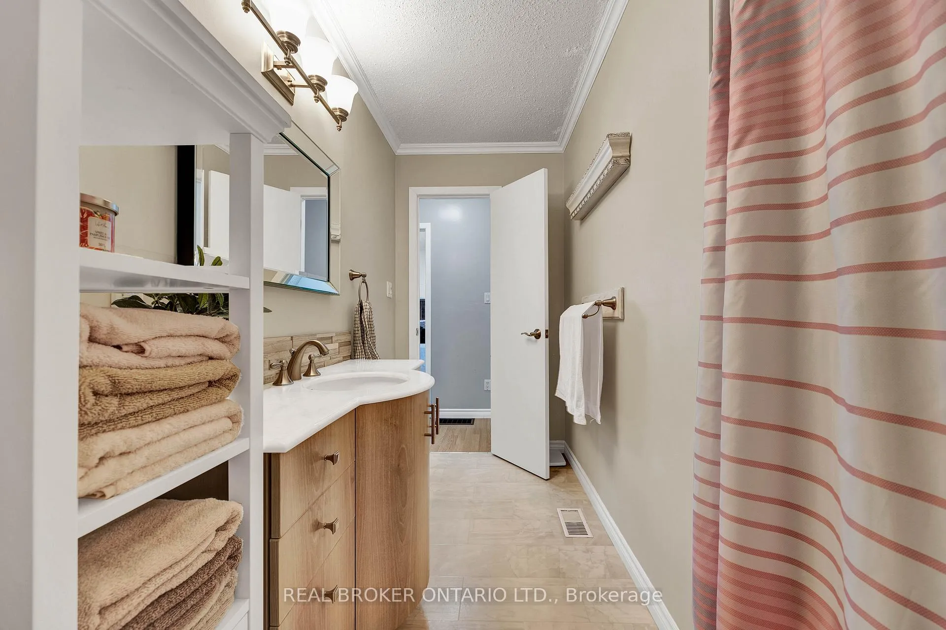 Photo 20 of 550 Raglan Street, Minto — HOMEH