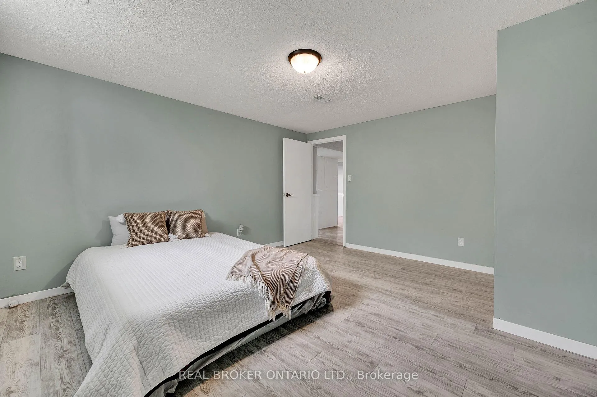 Photo 24 of 550 Raglan Street, Minto — HOMEH
