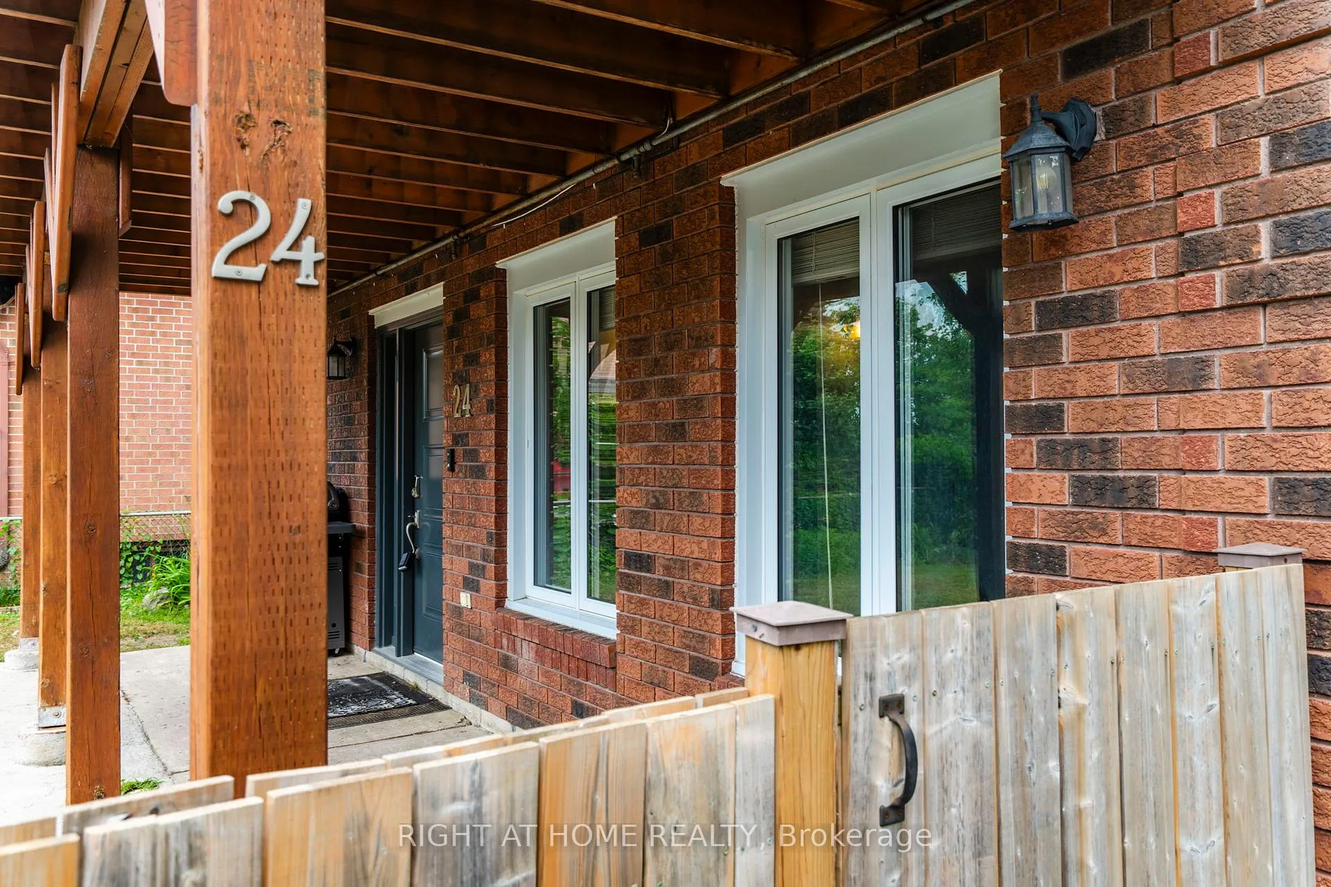 Photo 5 of 24 Puccini Drive, Wasaga Beach — HOMEH