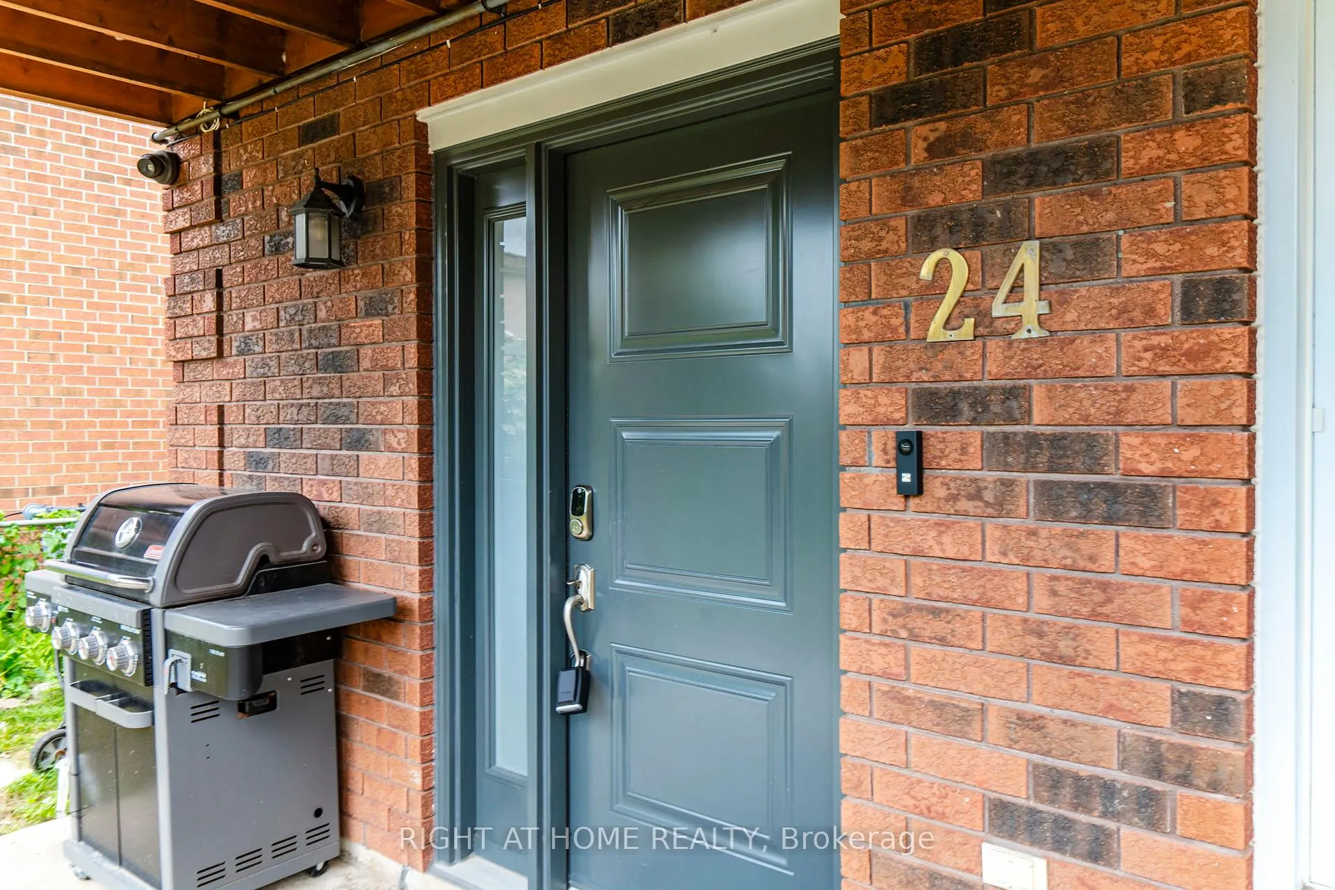 Photo 7 of 24 Puccini Drive, Wasaga Beach — HOMEH