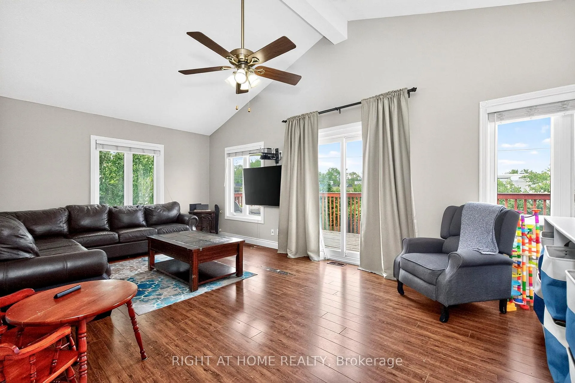 Photo 19 of 24 Puccini Drive, Wasaga Beach — HOMEH