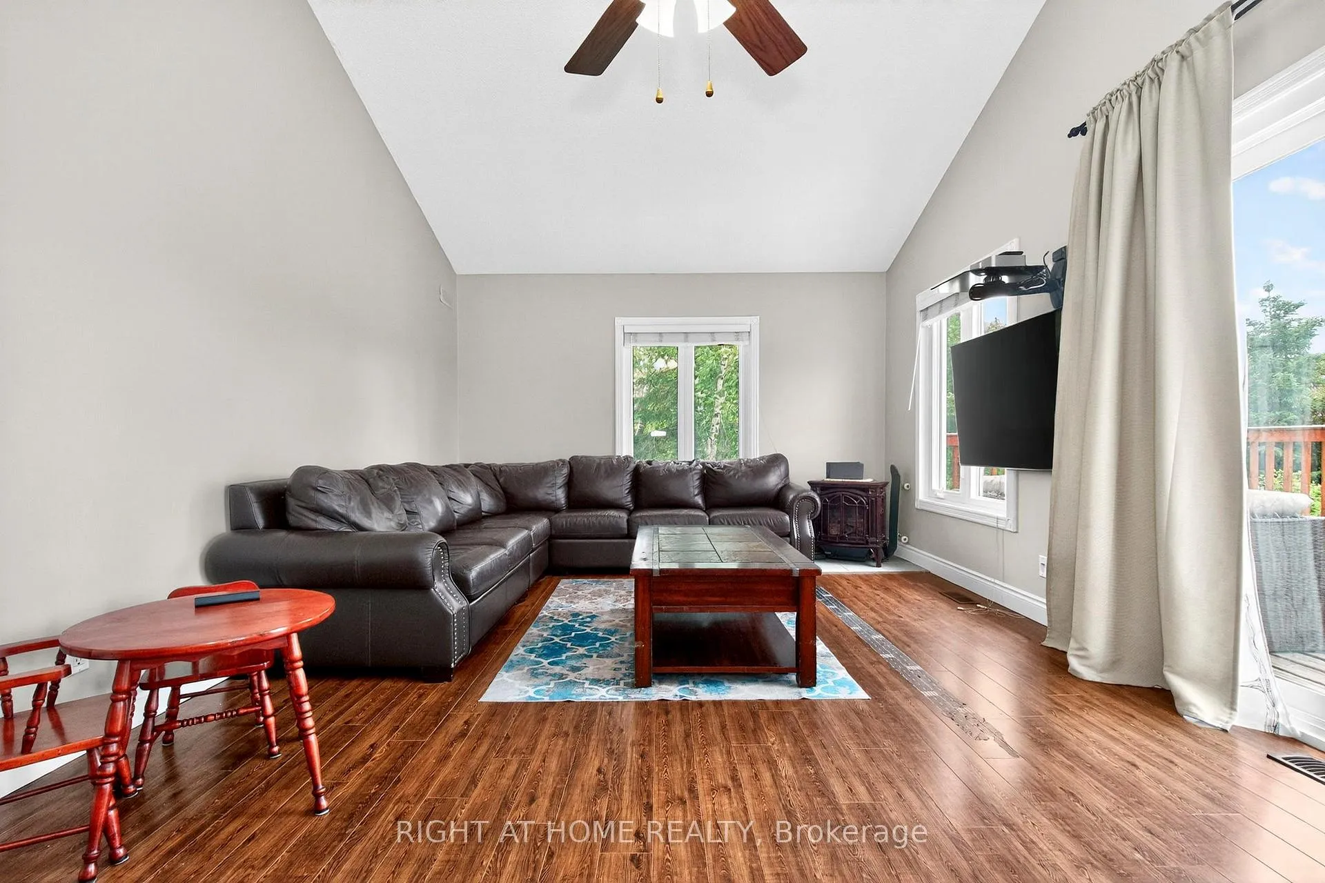 Photo 20 of 24 Puccini Drive, Wasaga Beach — HOMEH