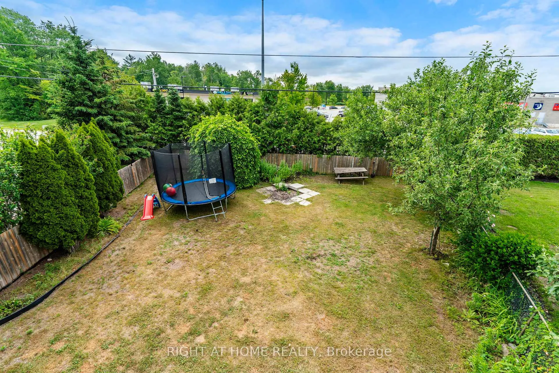 Photo 27 of 24 Puccini Drive, Wasaga Beach — HOMEH