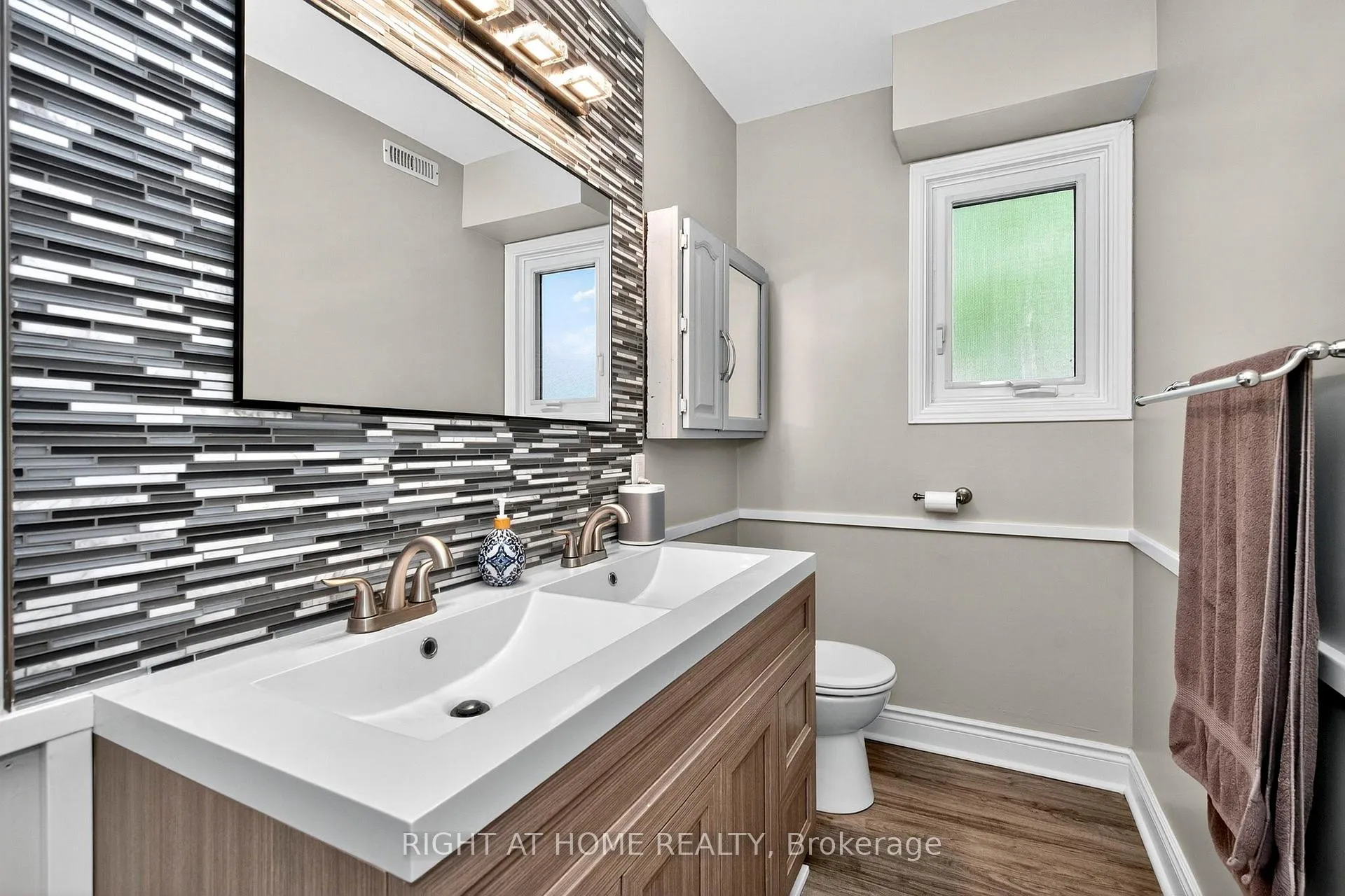 Photo 35 of 24 Puccini Drive, Wasaga Beach — HOMEH