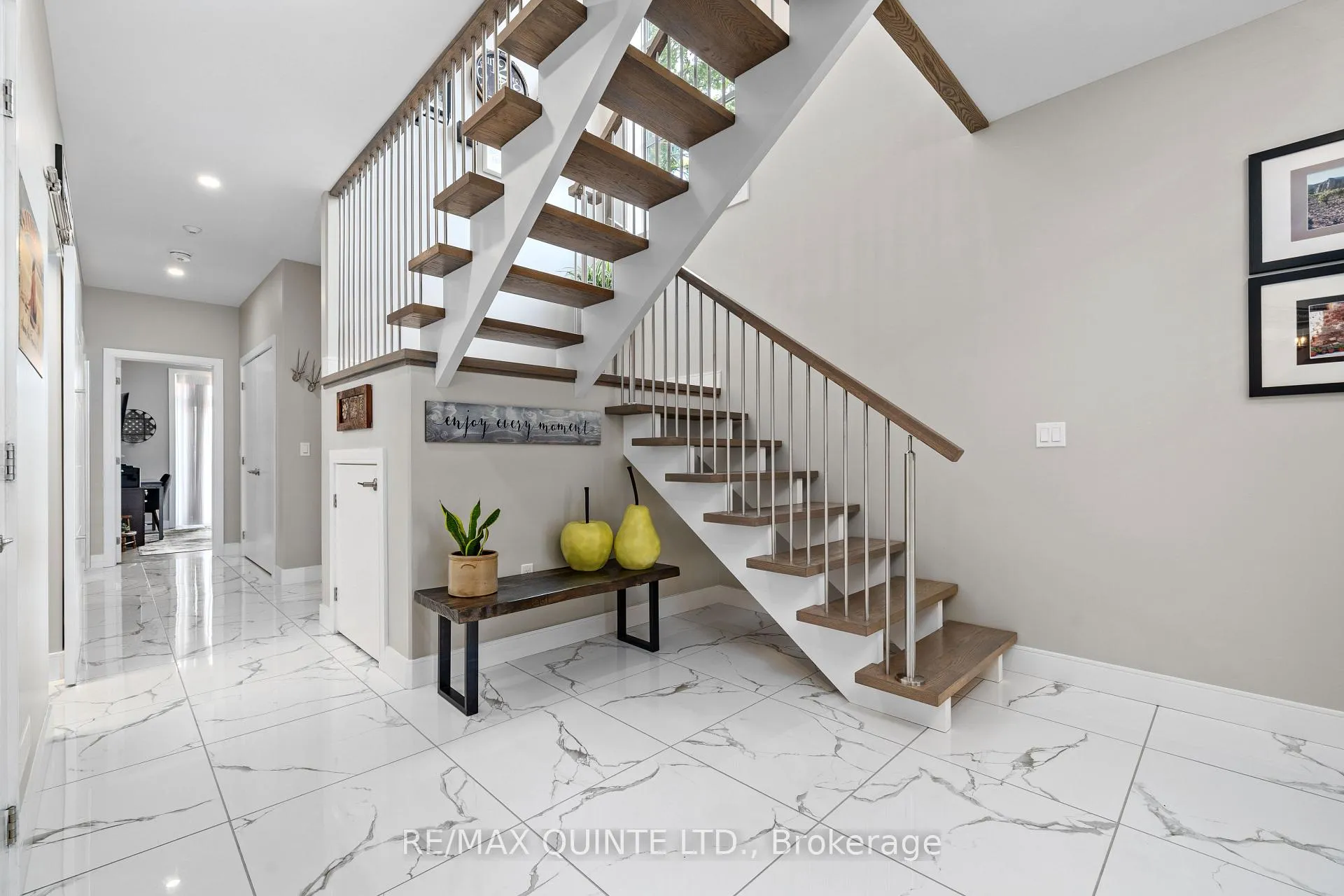 Photo 5 of 40 John Street S, Belleville, Belleville Ward — HOMEH