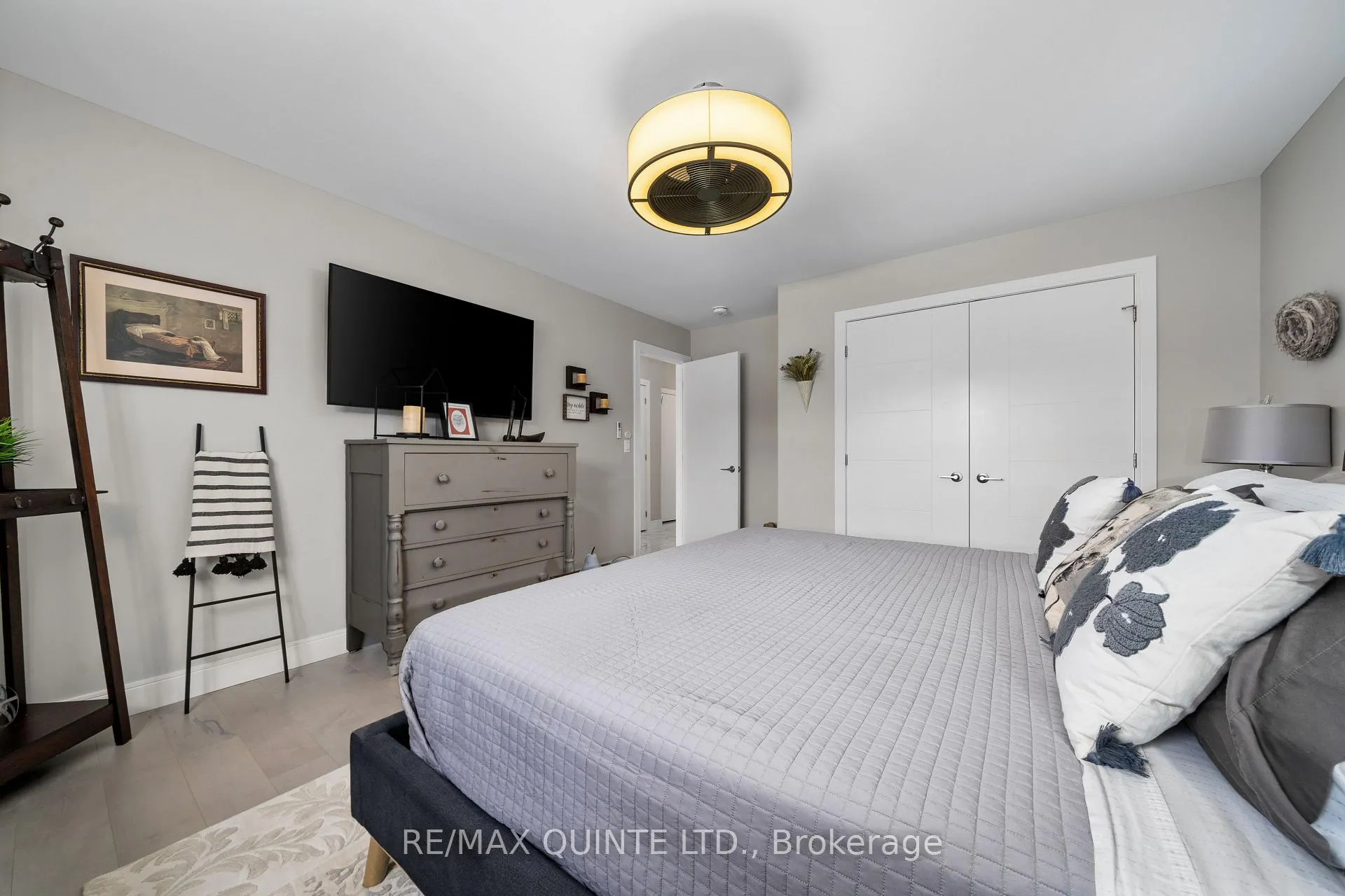 Photo 24 of 40 John Street S, Belleville, Belleville Ward — HOMEH