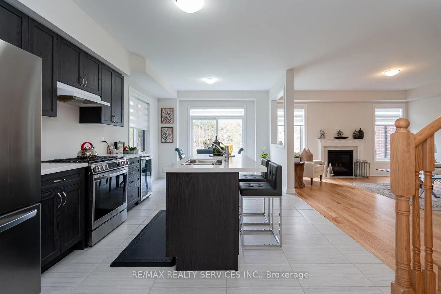 Photo 6 of 27 Gilham Way, Brant, Paris — HOMEH