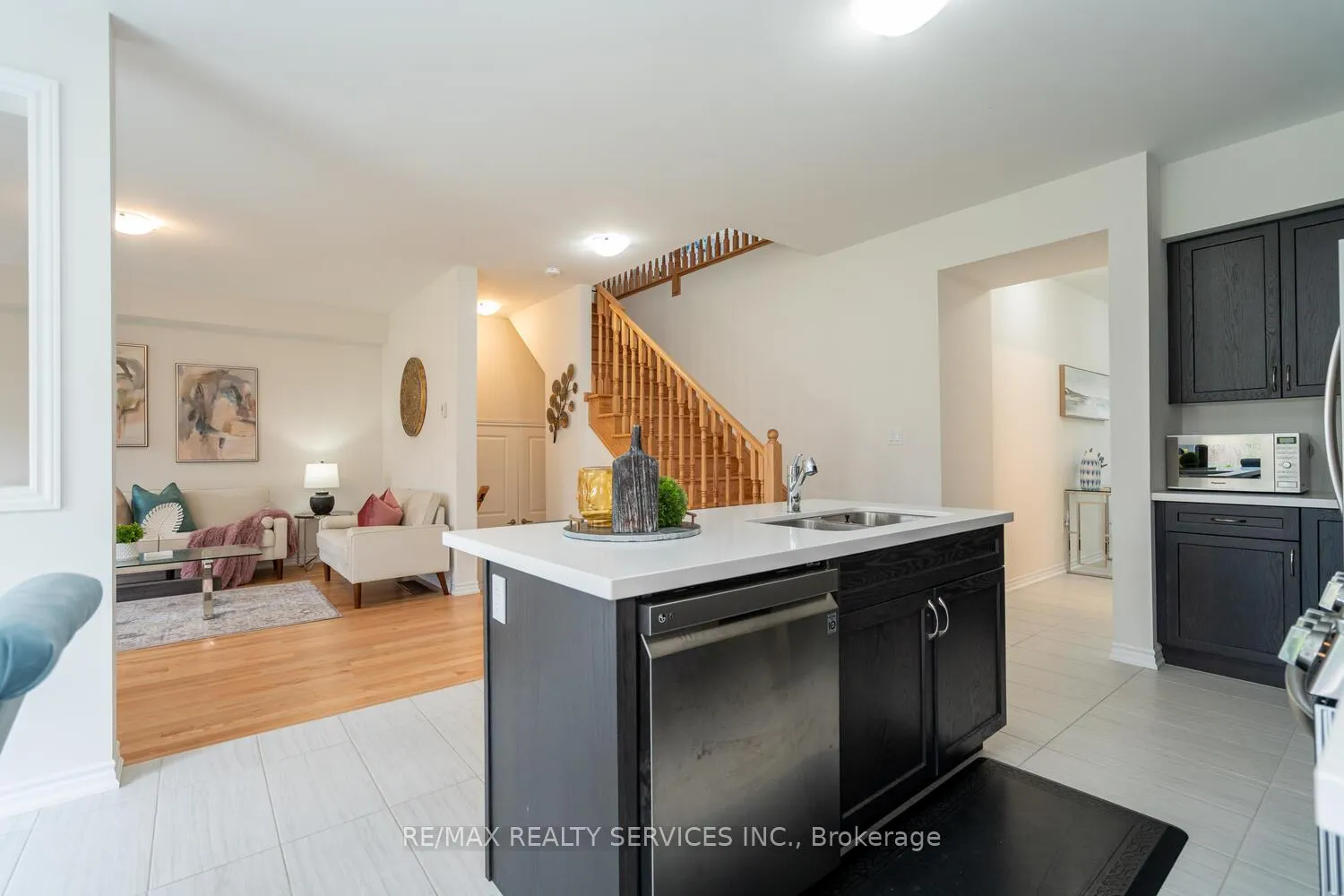 Photo 9 of 27 Gilham Way, Brant, Paris — HOMEH