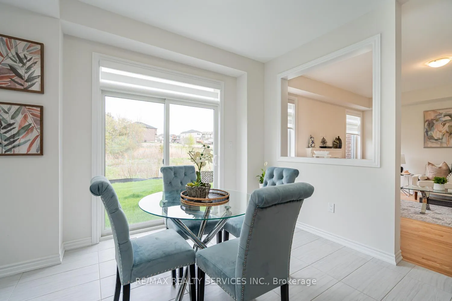 Photo 10 of 27 Gilham Way, Brant, Paris — HOMEH