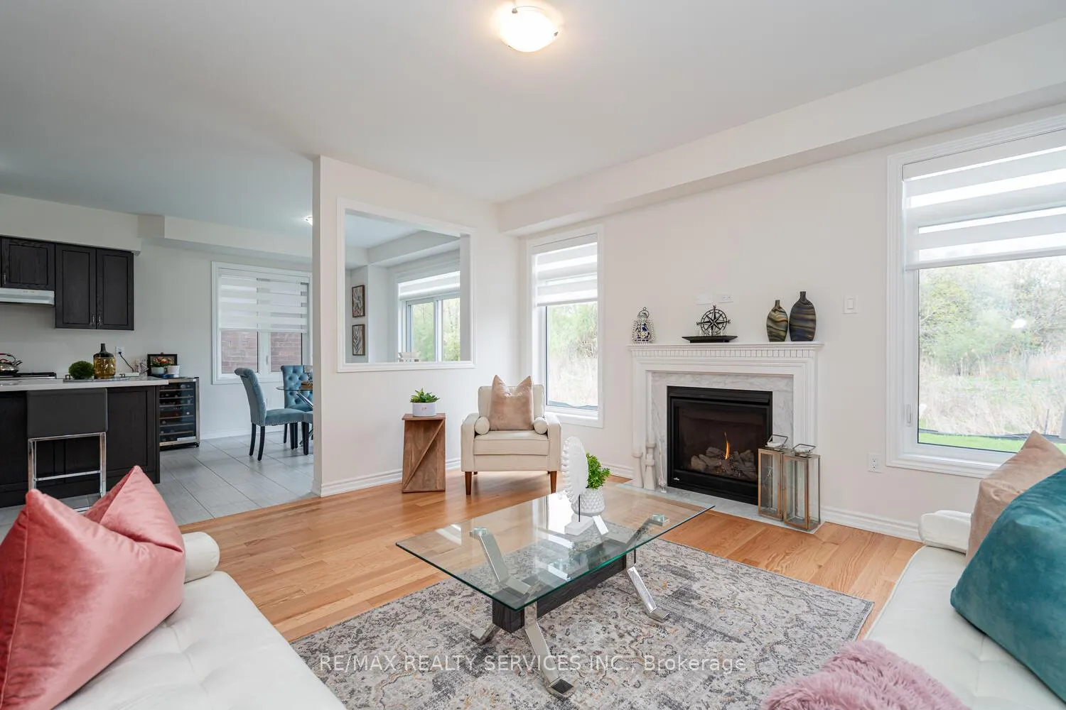 Photo 13 of 27 Gilham Way, Brant, Paris — HOMEH