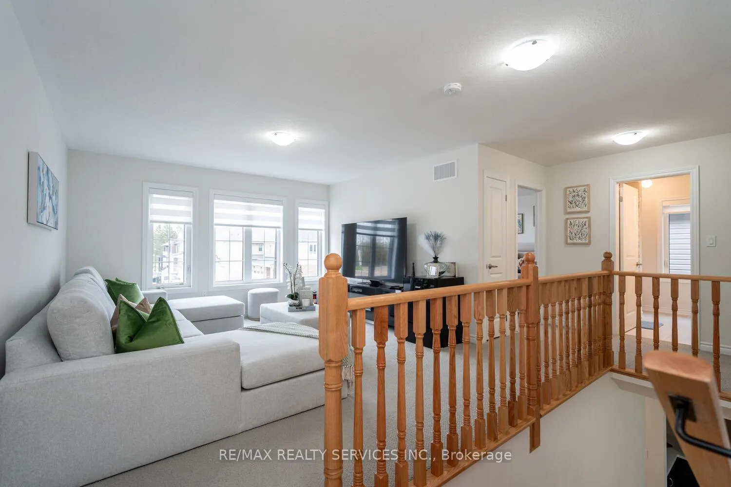 Photo 15 of 27 Gilham Way, Brant, Paris — HOMEH