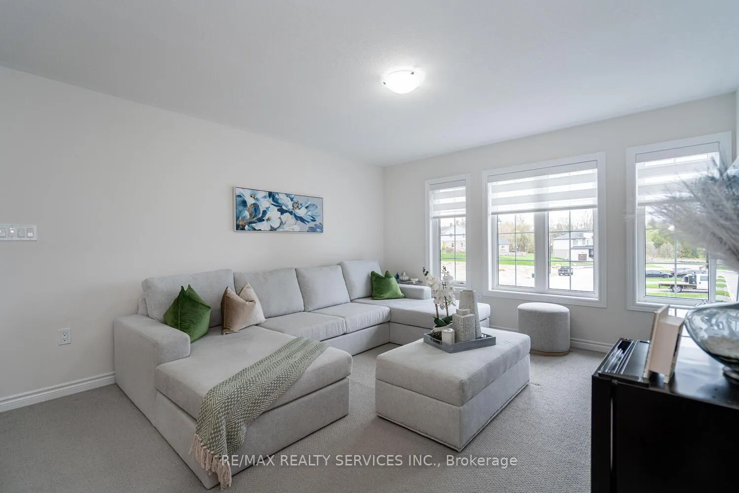 Photo 16 of 27 Gilham Way, Brant, Paris — HOMEH