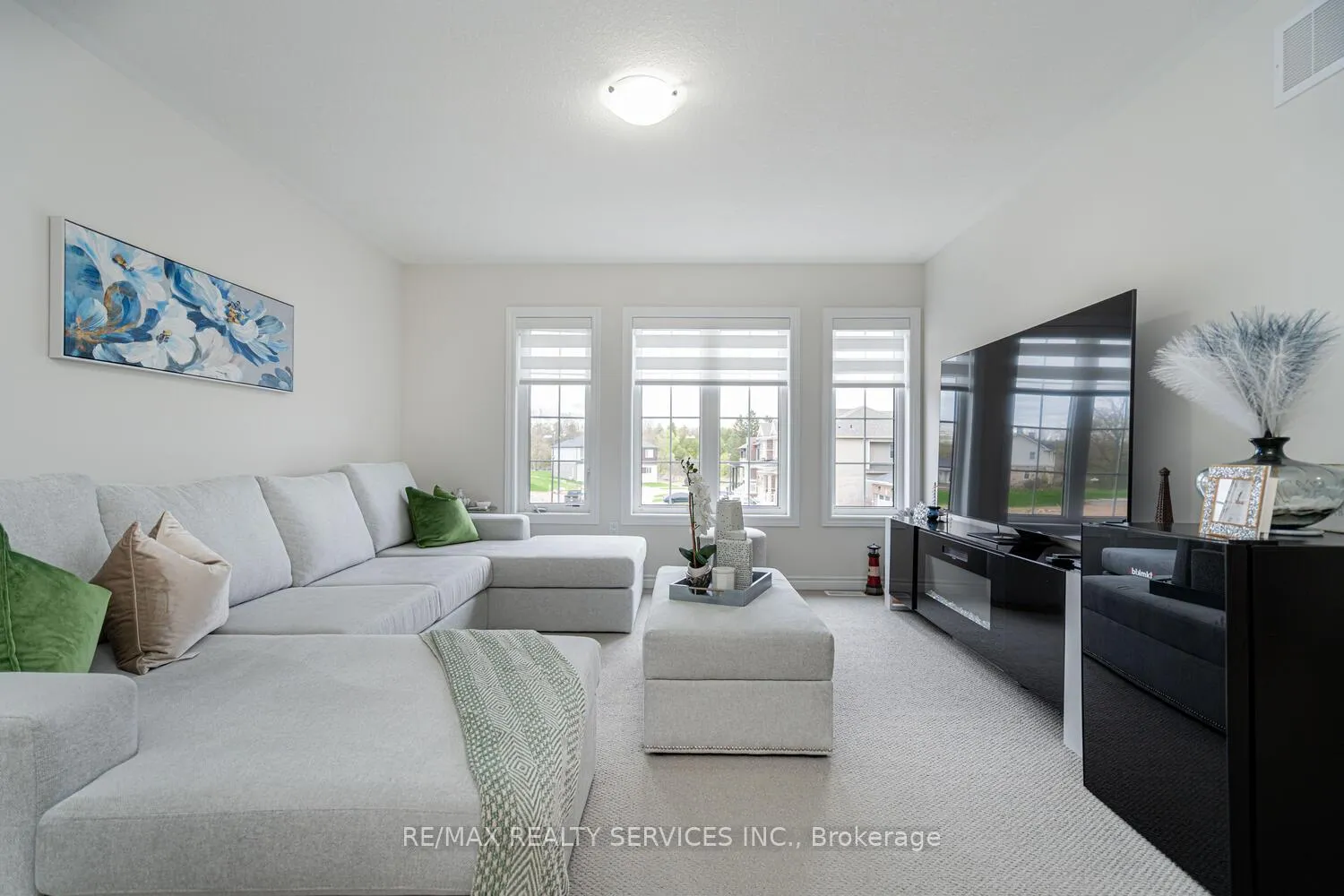 Photo 17 of 27 Gilham Way, Brant, Paris — HOMEH