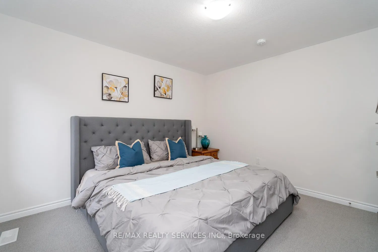 Photo 22 of 27 Gilham Way, Brant, Paris — HOMEH
