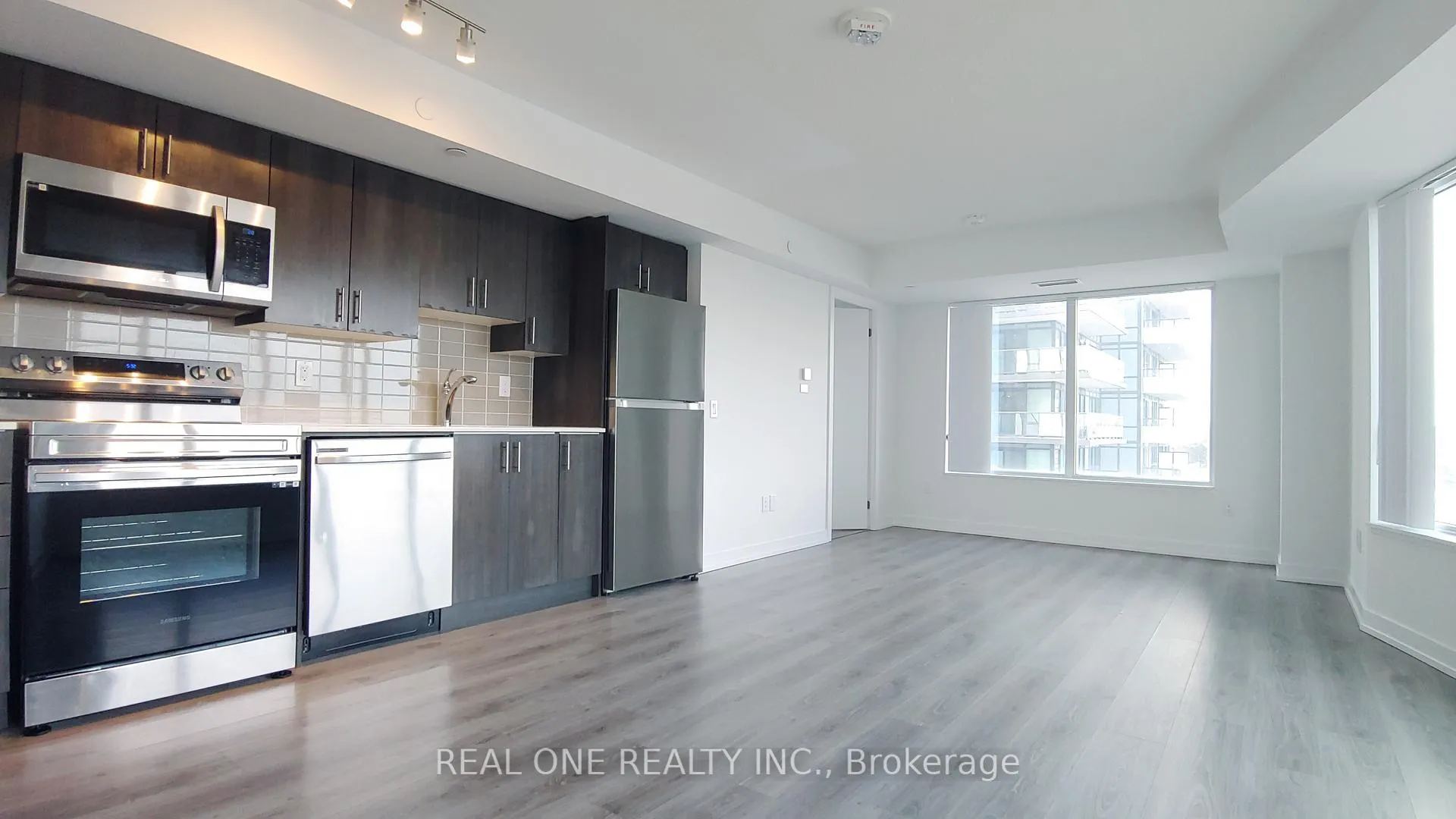 Photo 8 of Unit 1007, 1480 Bayly Street, Pickering, Bay Ridges — HOMEH