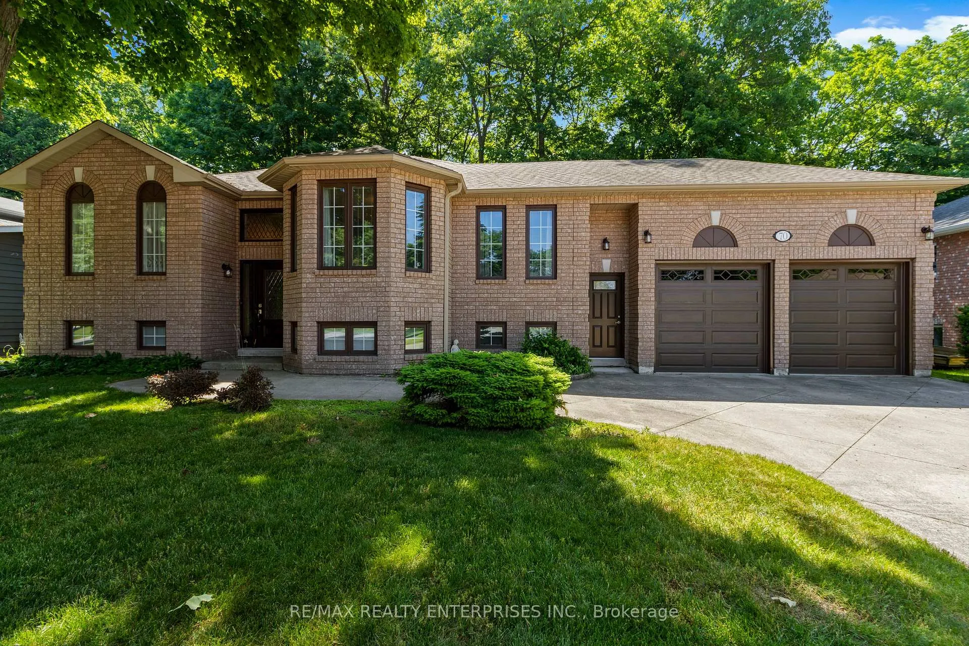 Photo 1 of 70 Downer Crescent, Wasaga Beach — HOMEH