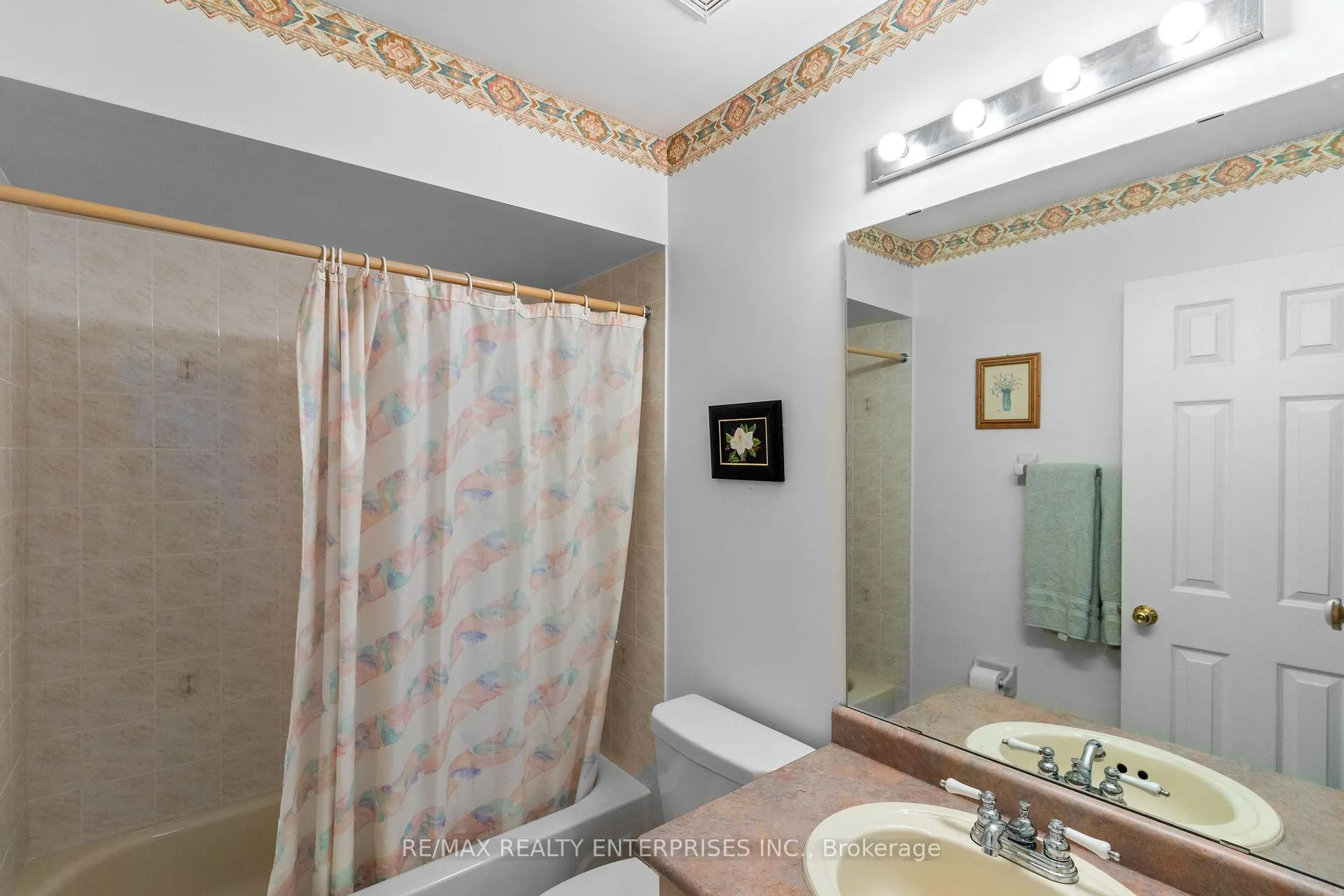 Photo 23 of 70 Downer Crescent, Wasaga Beach — HOMEH