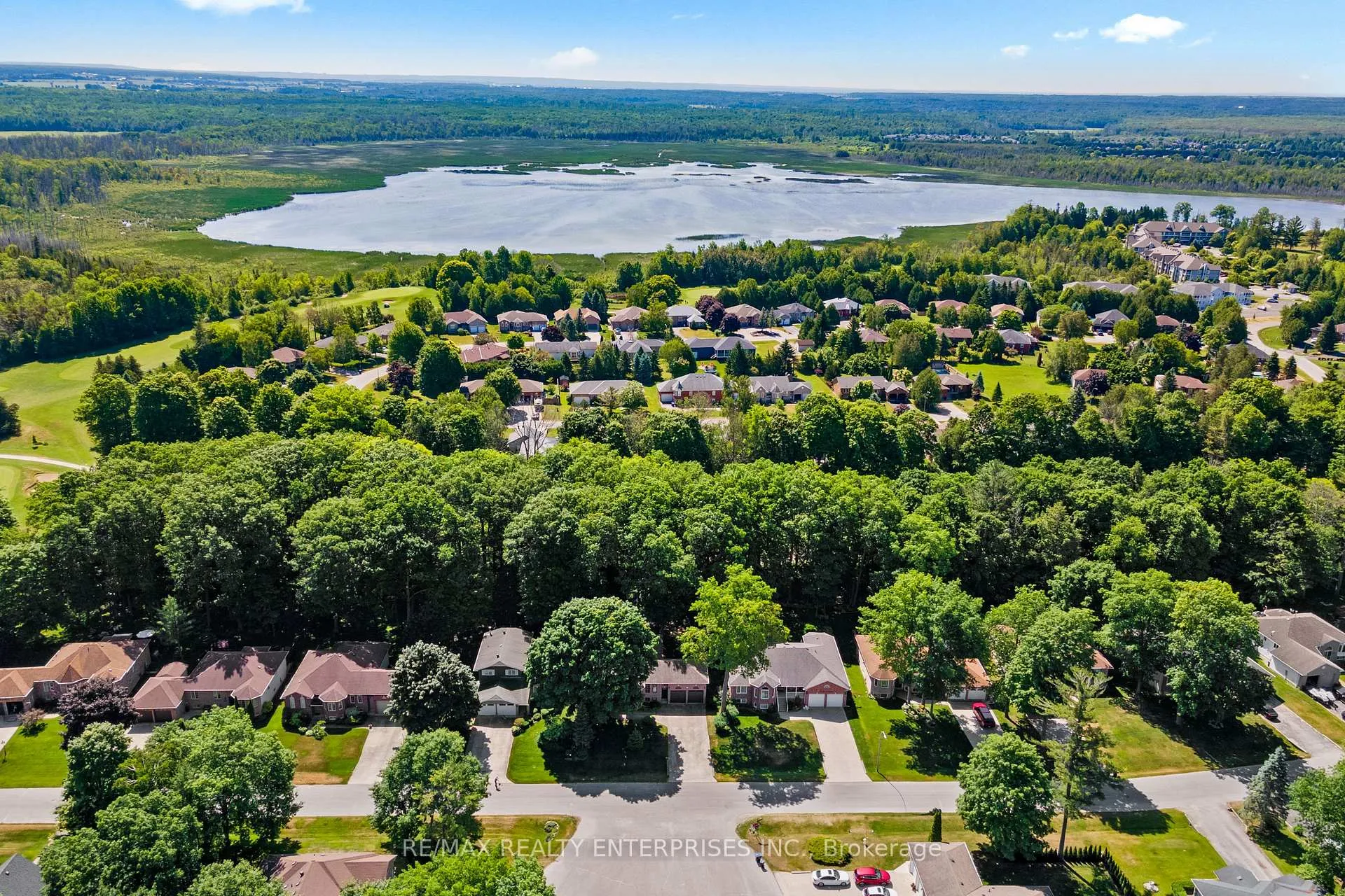 Photo 41 of 70 Downer Crescent, Wasaga Beach — HOMEH