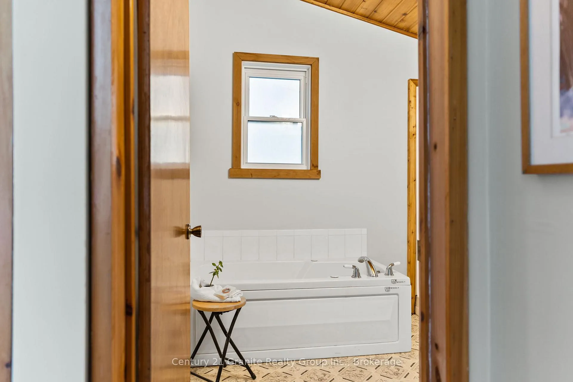 Photo 19 of 1027 Heney Trail, Algonquin Highlands, Stanhope — HOMEH
