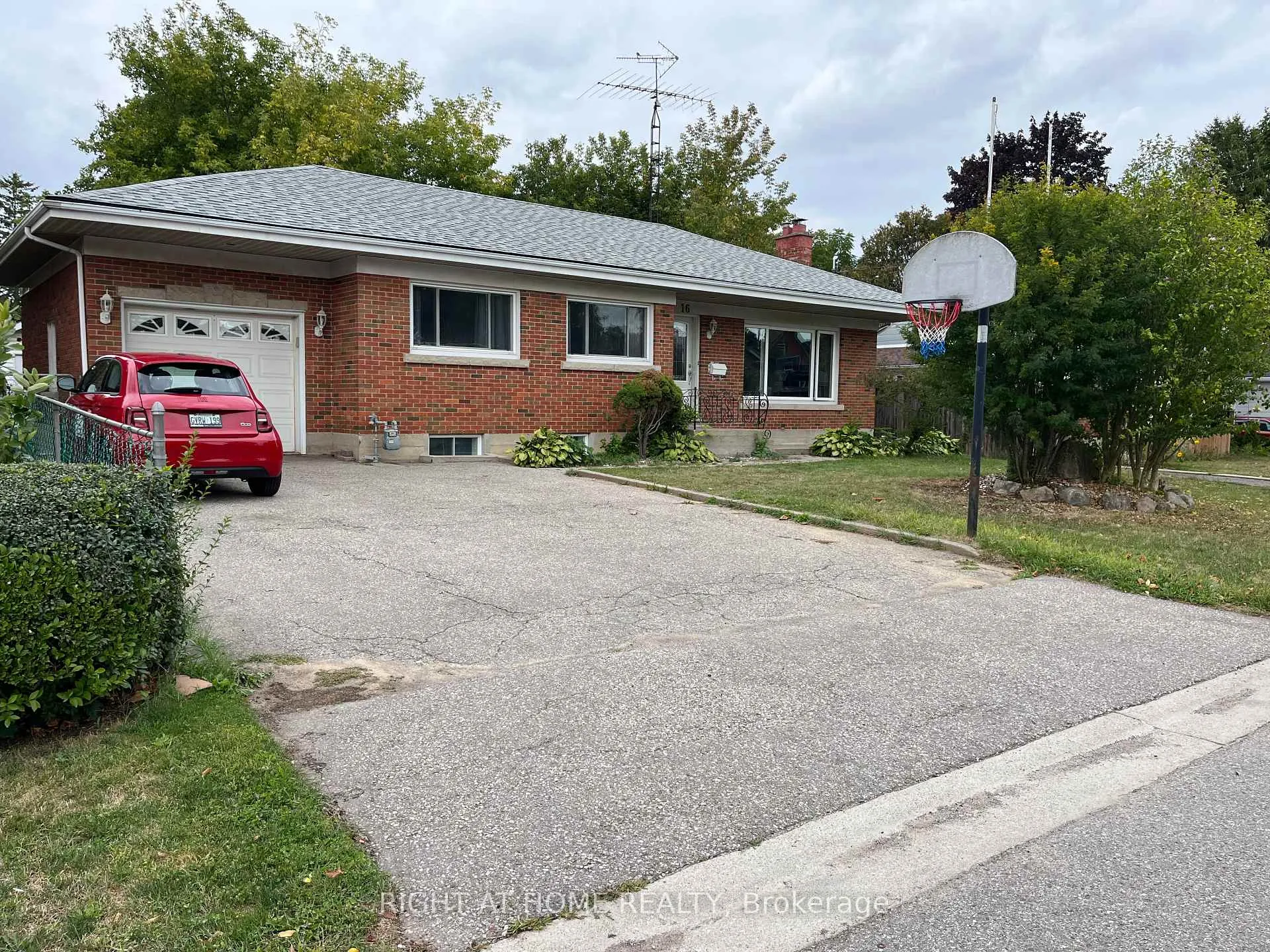 Front of 16 Rowanwood Avenue