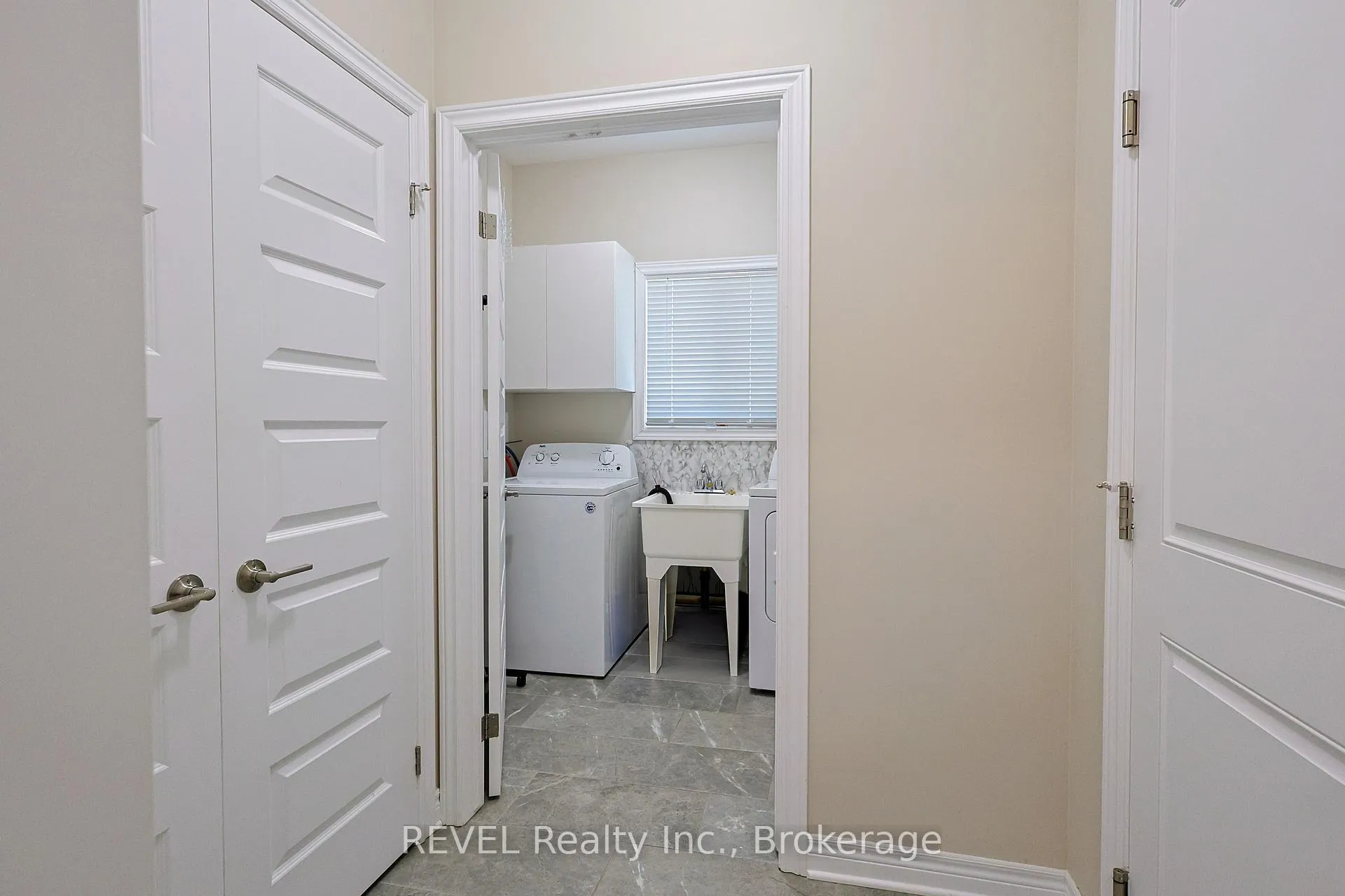 Photo 7 of 13 Cinnamon Street, Thorold, Rolling Meadows — HOMEH