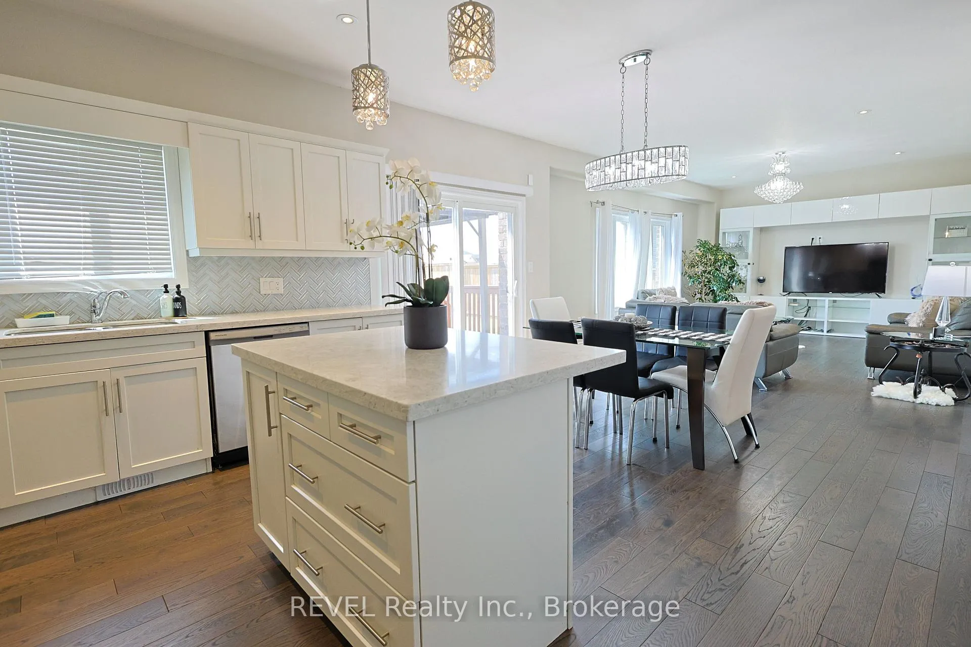 Photo 15 of 13 Cinnamon Street, Thorold, Rolling Meadows — HOMEH