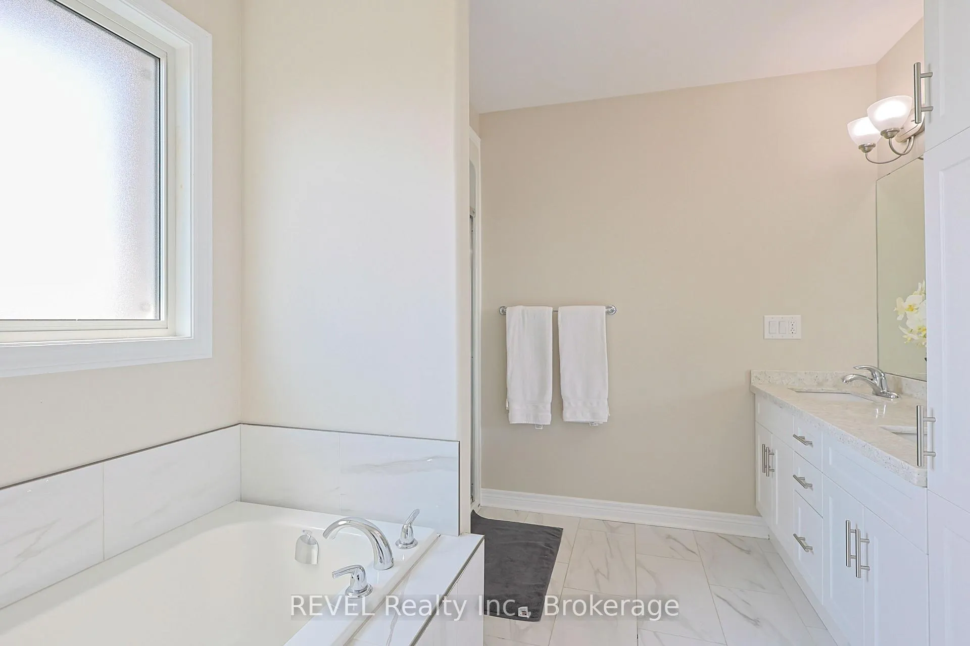 Photo 24 of 13 Cinnamon Street, Thorold, Rolling Meadows — HOMEH