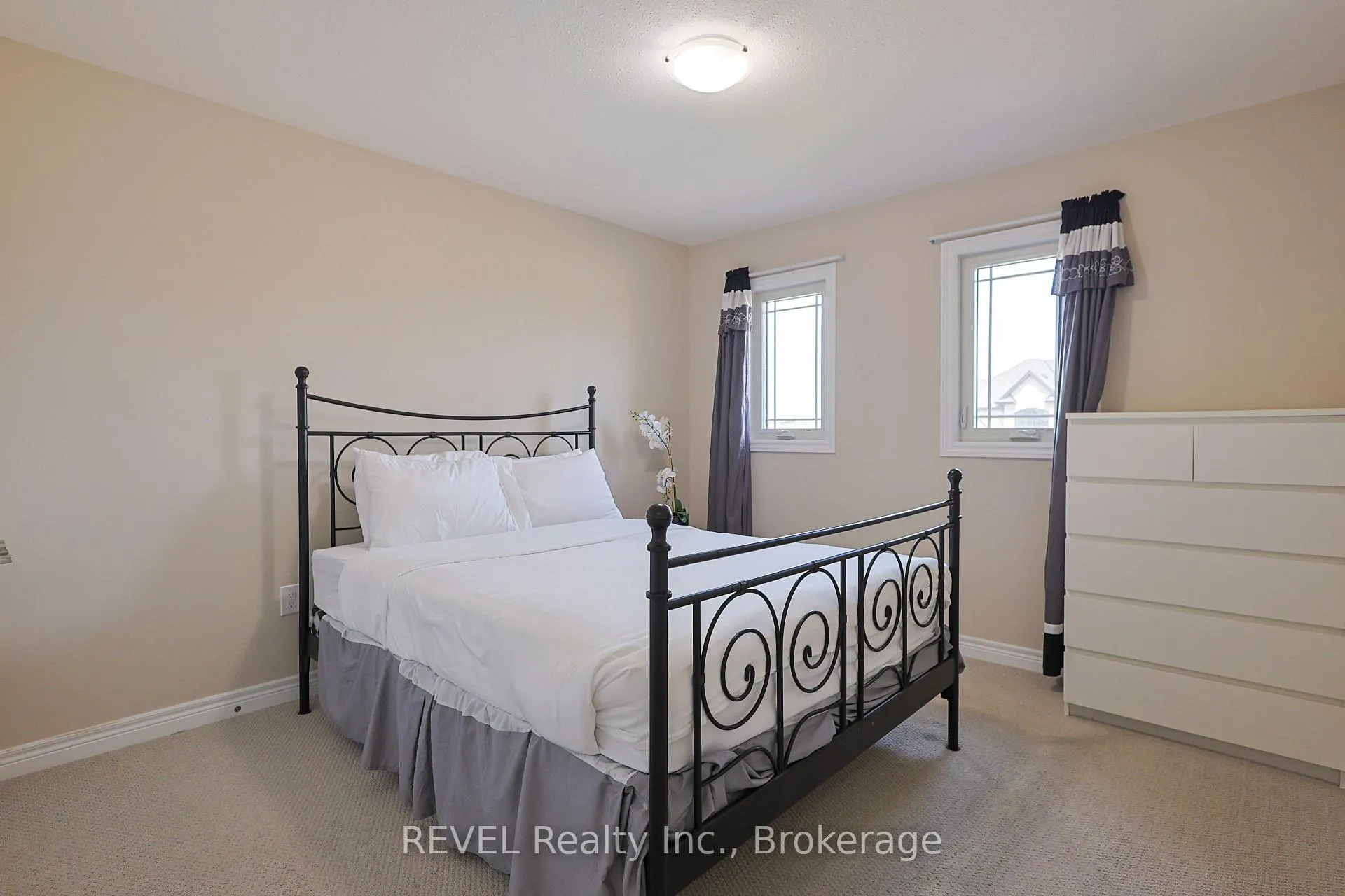 Photo 27 of 13 Cinnamon Street, Thorold, Rolling Meadows — HOMEH
