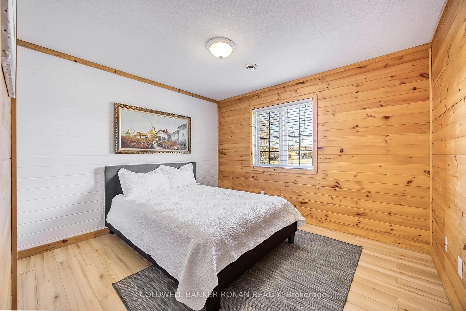 Photo 13 of 26 Cabin Crescent, Wasaga Beach — HOMEH