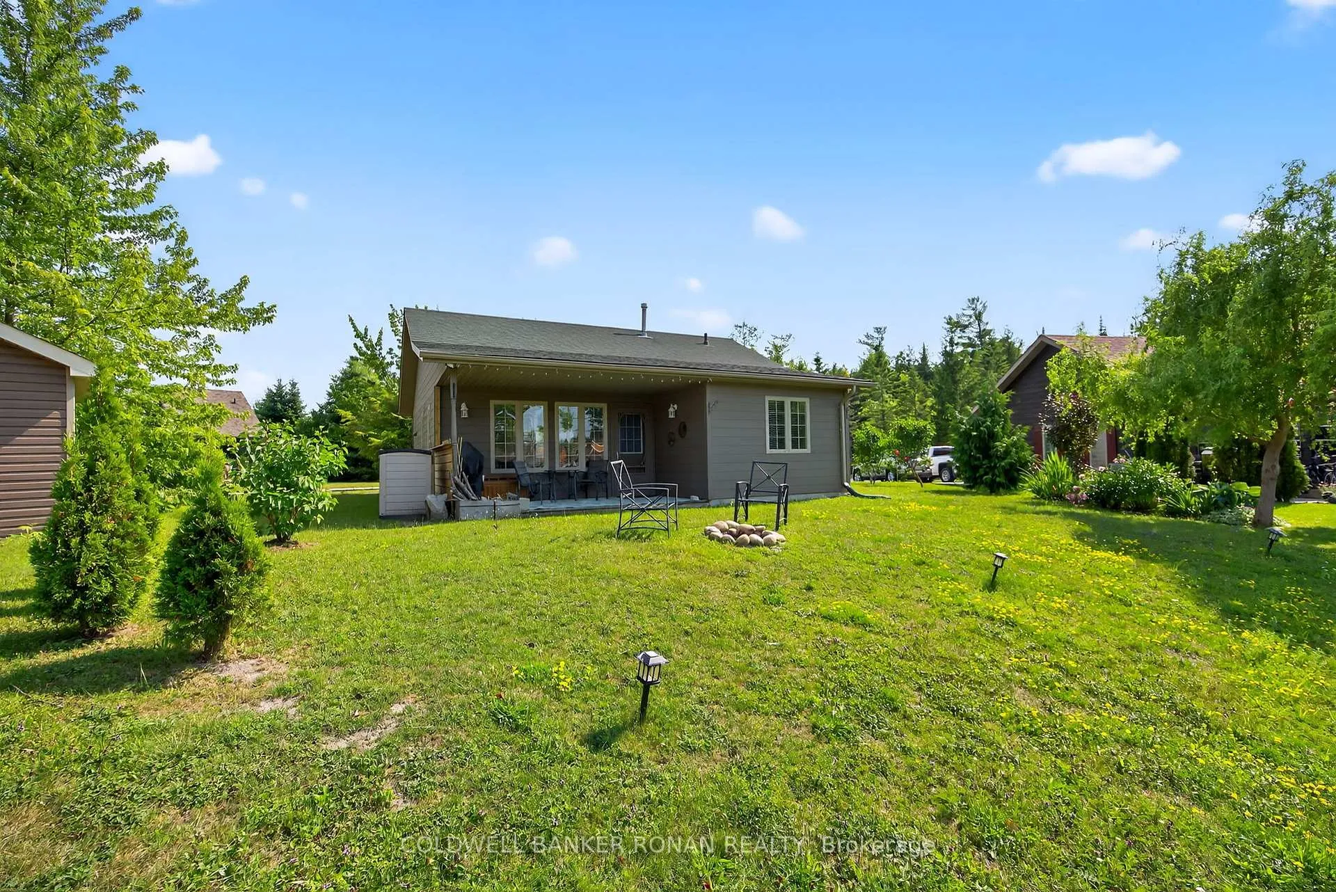 Photo 25 of 26 Cabin Crescent, Wasaga Beach — HOMEH