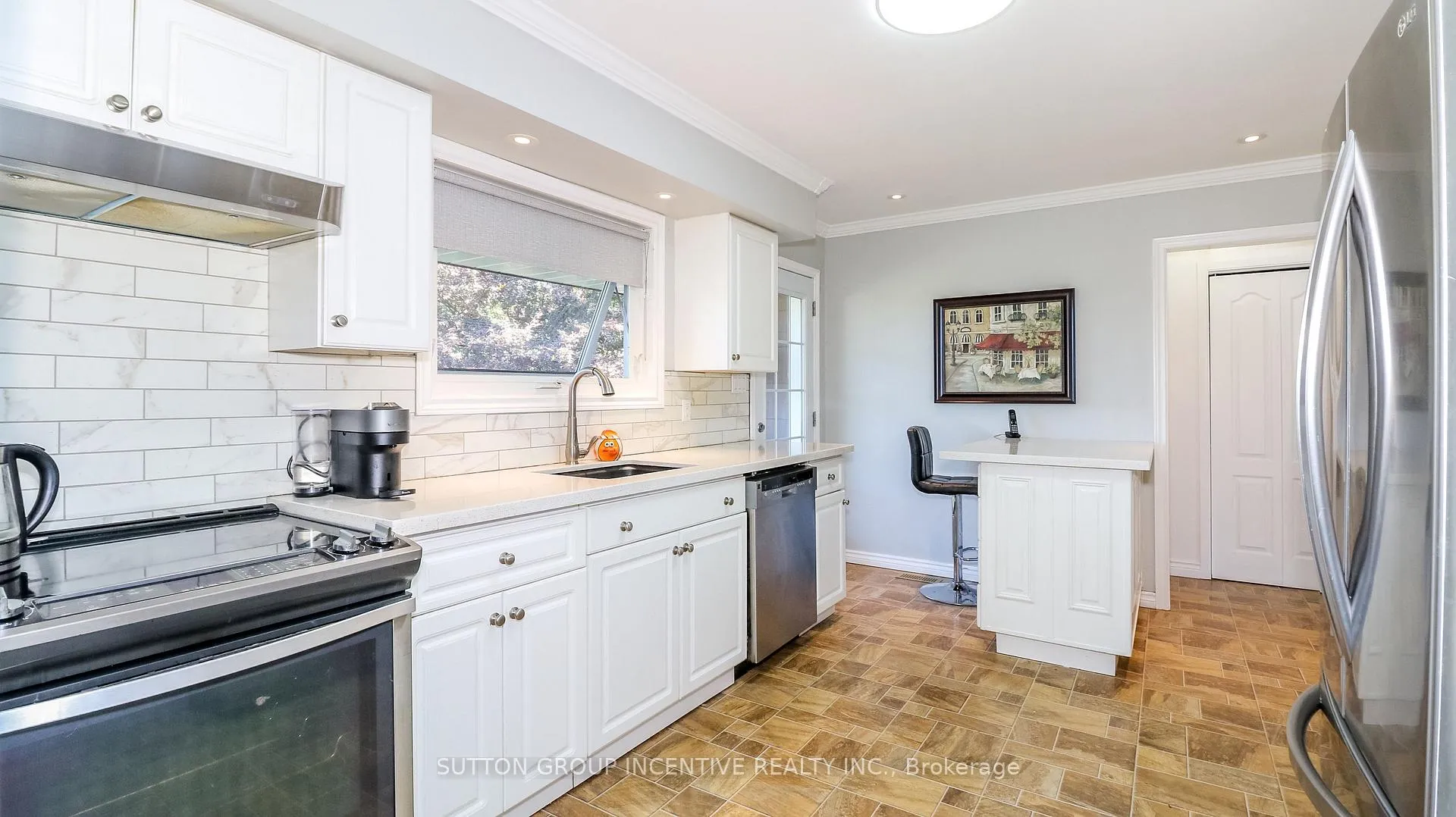 Photo 10 of 209 Dodson Road, Barrie, Painswick North — HOMEH