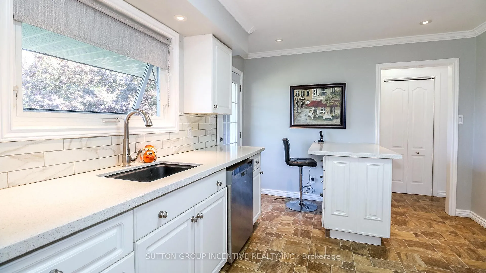 Photo 12 of 209 Dodson Road, Barrie, Painswick North — HOMEH