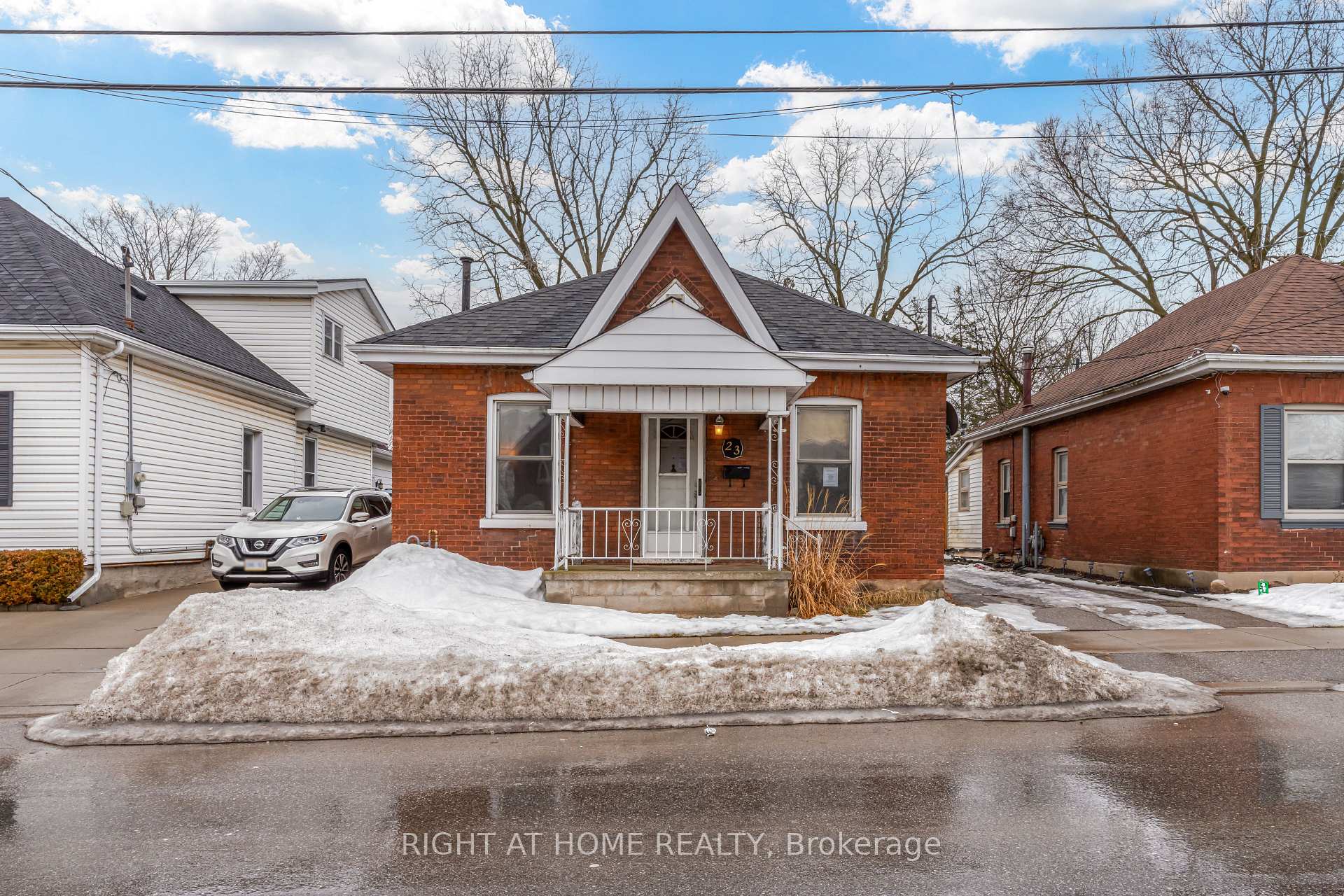 Photo 1 of 23 North Park Street, Brant, Brantford Twp — HOMEH