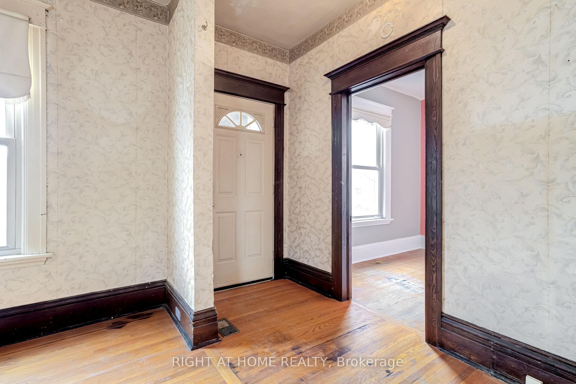 Photo 5 of 23 North Park Street, Brant, Brantford Twp — HOMEH