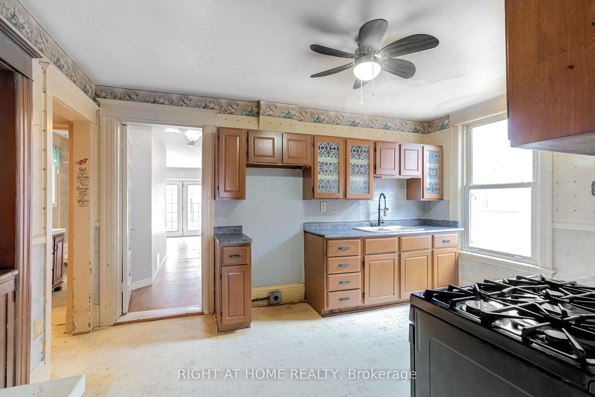 Photo 9 of 23 North Park Street, Brant, Brantford Twp — HOMEH