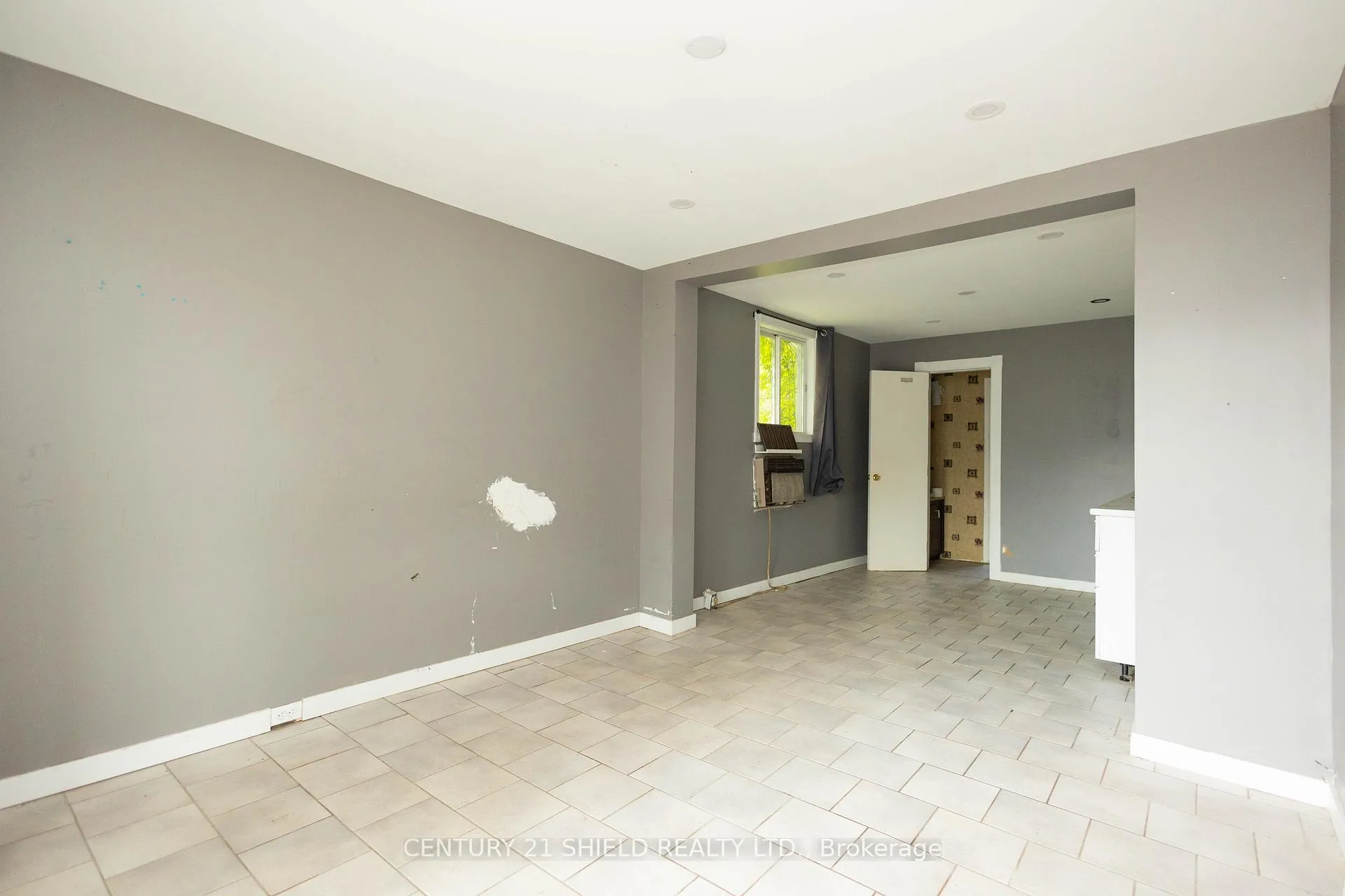 Photo 11 of 627 Pitt Street, Cornwall — HOMEH