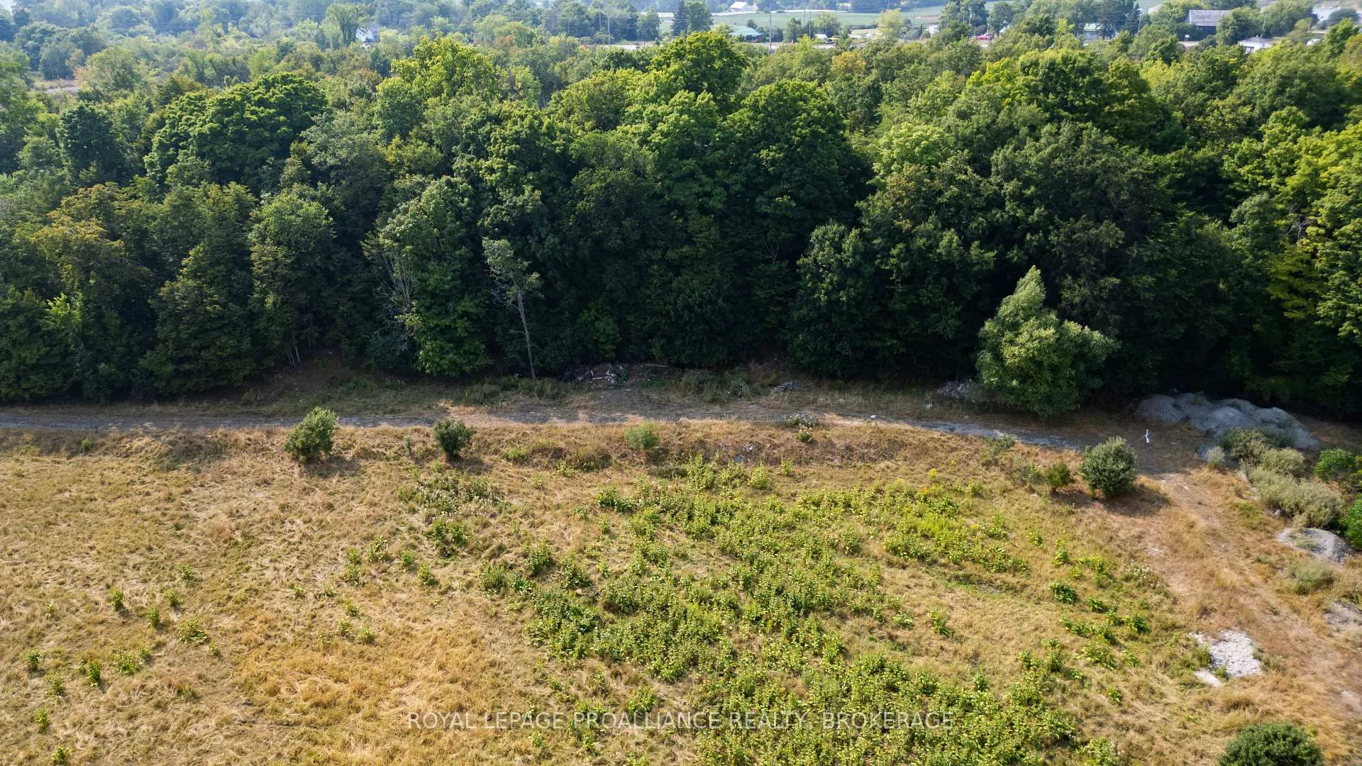 Photo 5 of 2046 Woodburn Road, Kingston, City North of 401 — HOMEH