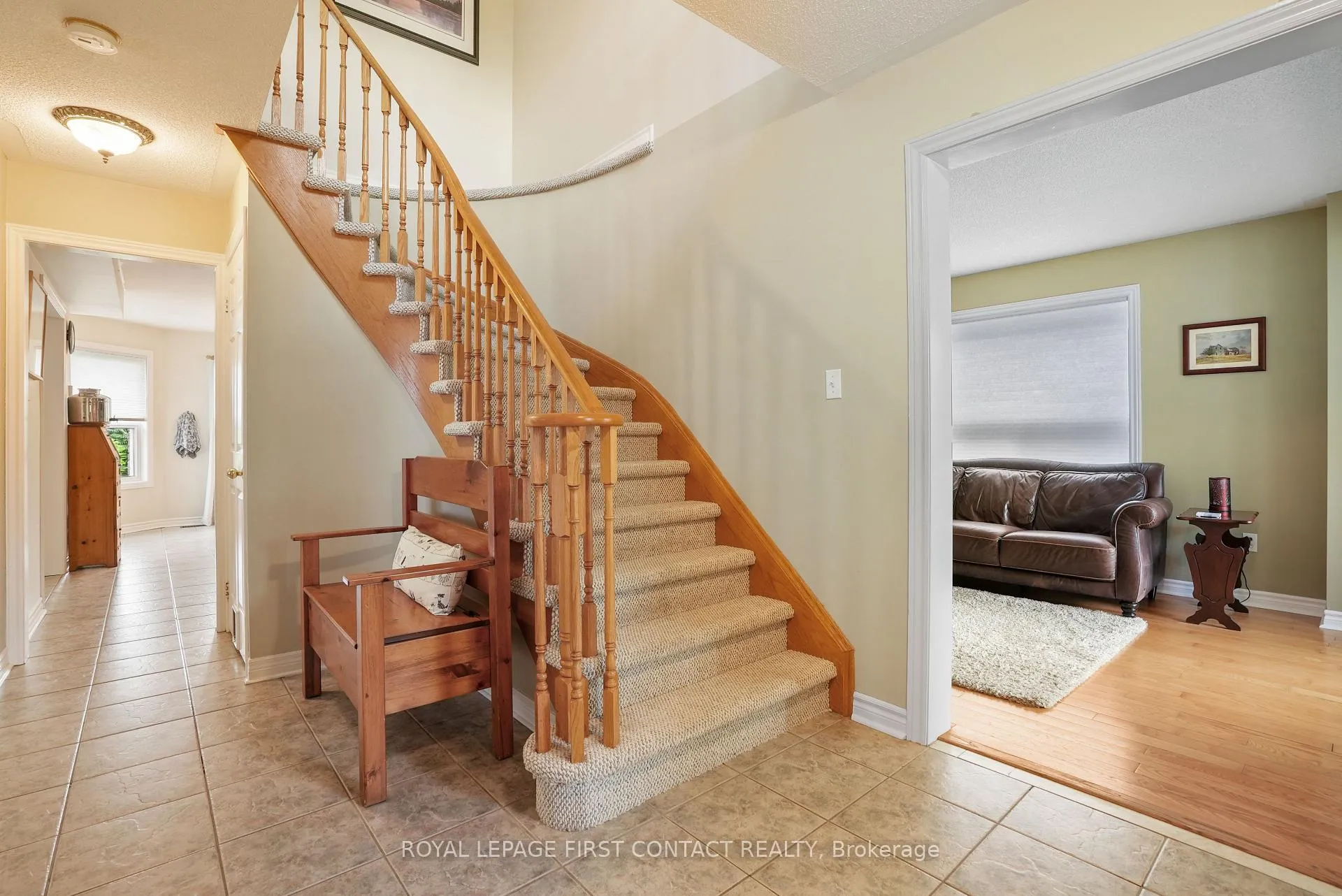 Photo 3 of 14 Meyer Avenue, Barrie, East Bayfield — HOMEH