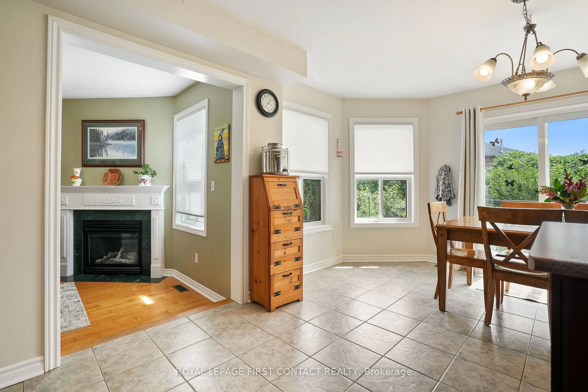 Photo 10 of 14 Meyer Avenue, Barrie, East Bayfield — HOMEH