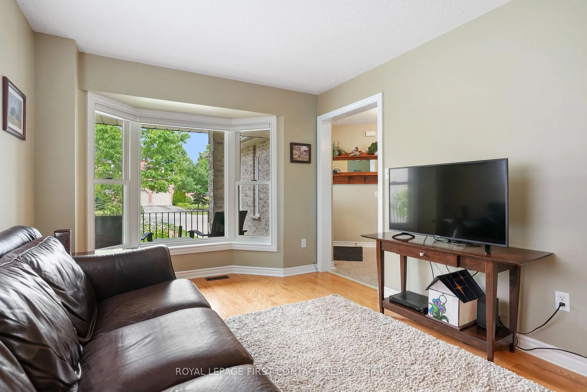 Photo 13 of 14 Meyer Avenue, Barrie, East Bayfield — HOMEH