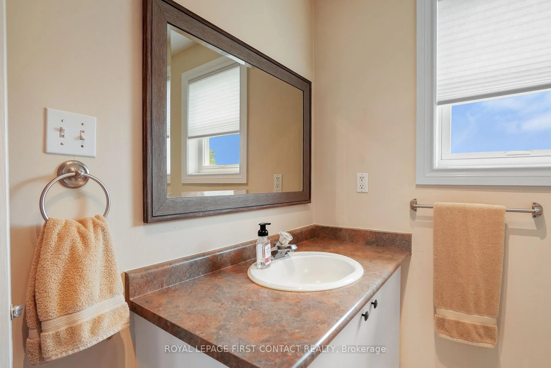 Photo 18 of 14 Meyer Avenue, Barrie, East Bayfield — HOMEH