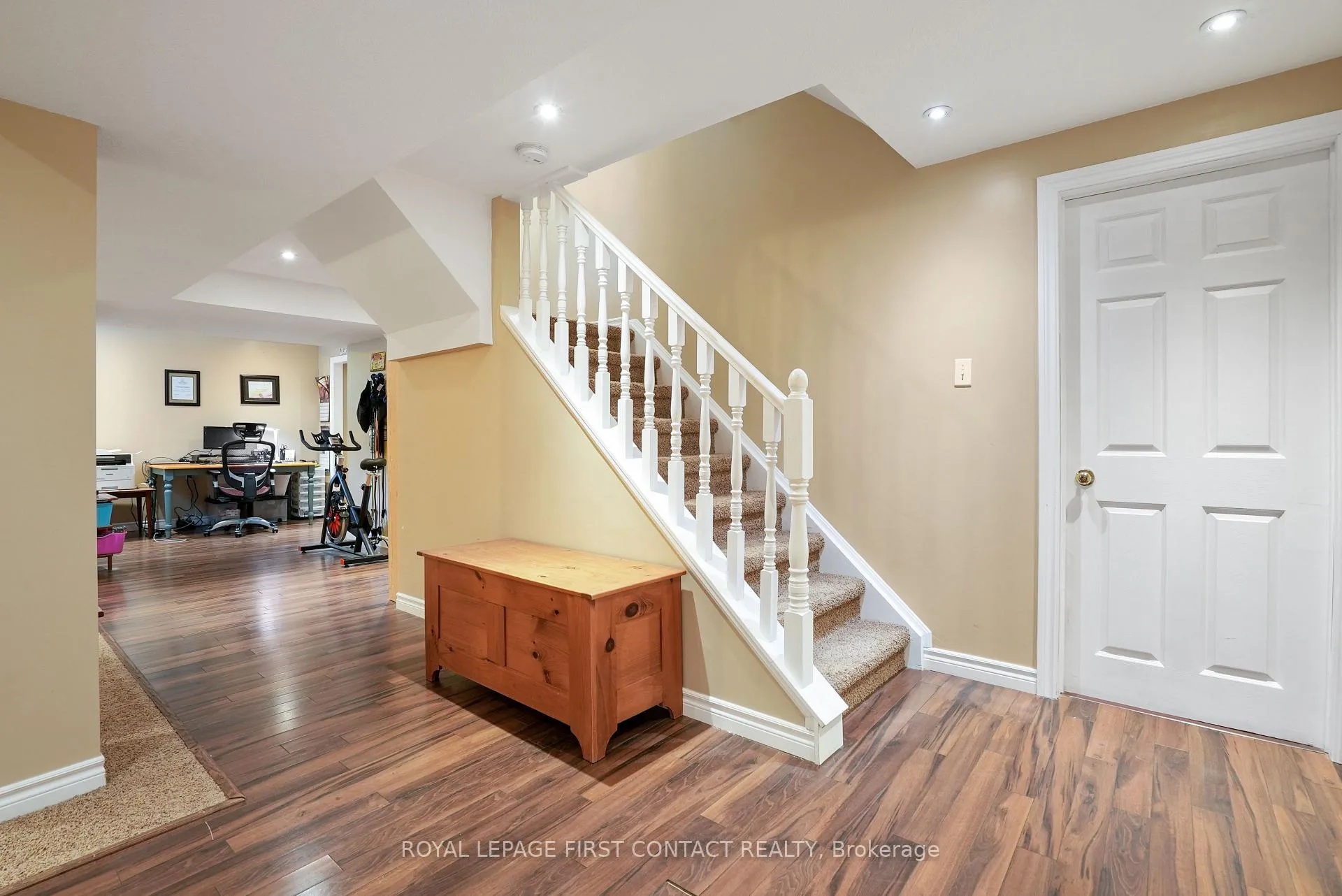 Photo 32 of 14 Meyer Avenue, Barrie, East Bayfield — HOMEH