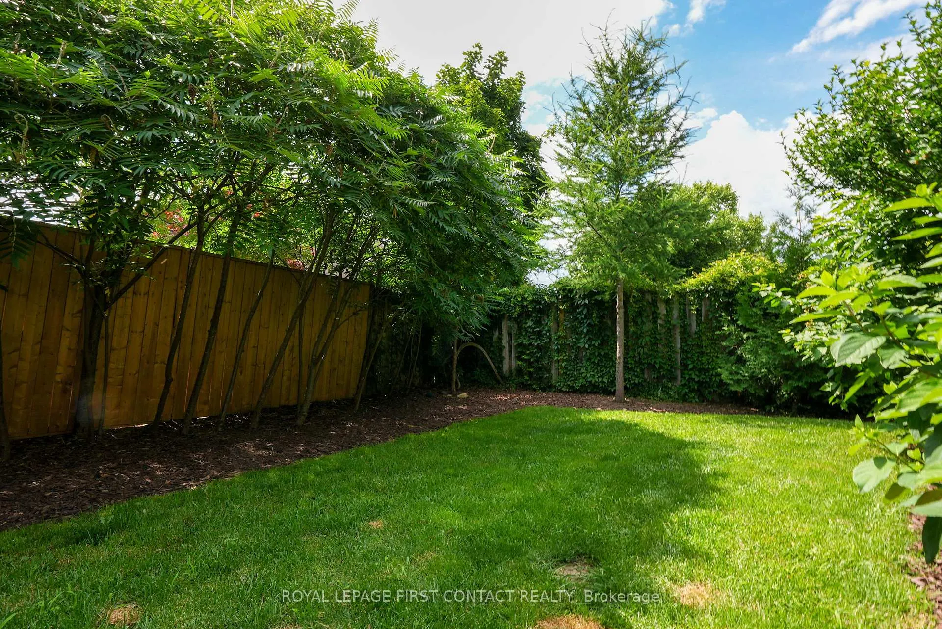 Photo 37 of 14 Meyer Avenue, Barrie, East Bayfield — HOMEH