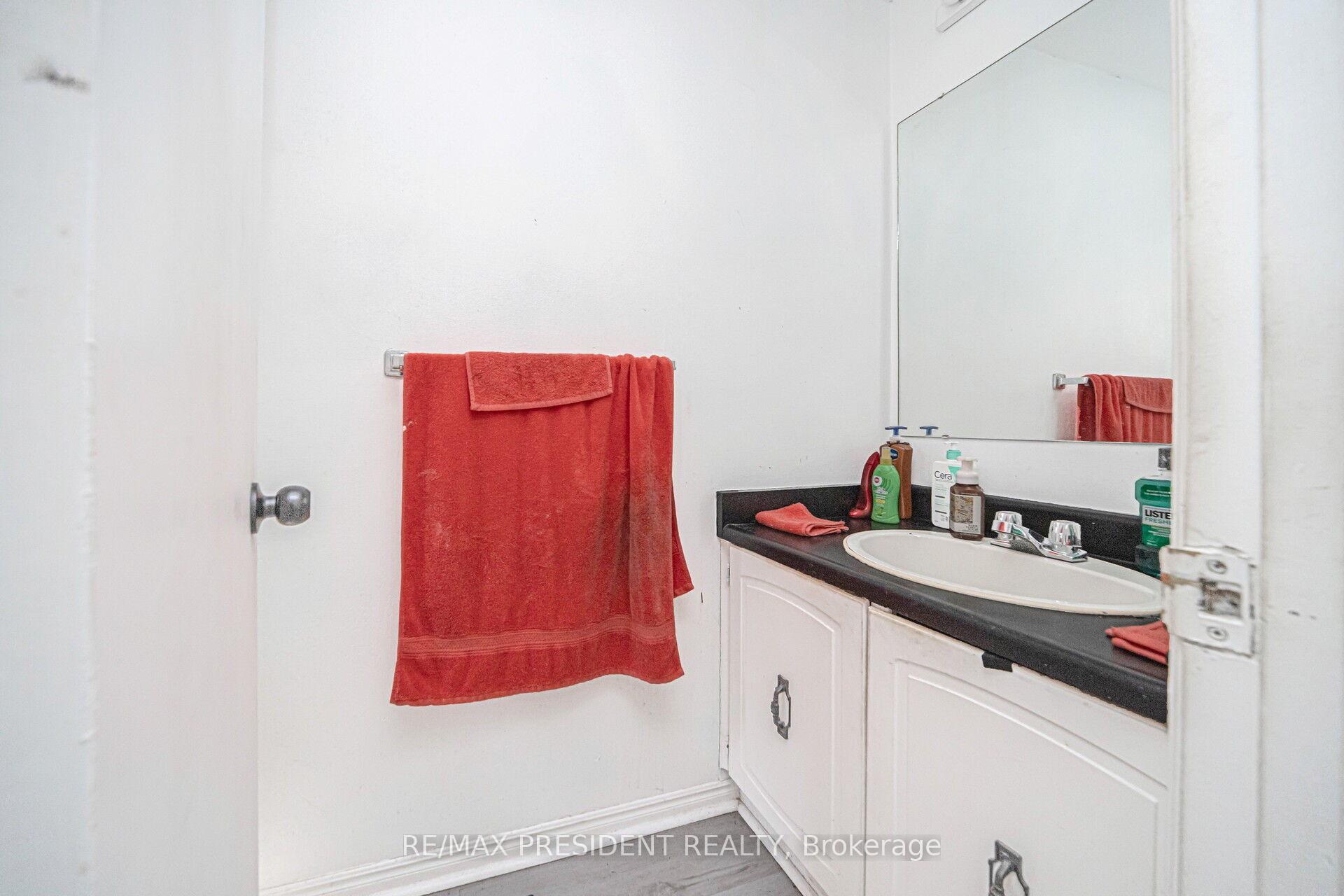 Photo 24 of 2197 Leominster Drive, Burlington, Brant Hills — HOMEH
