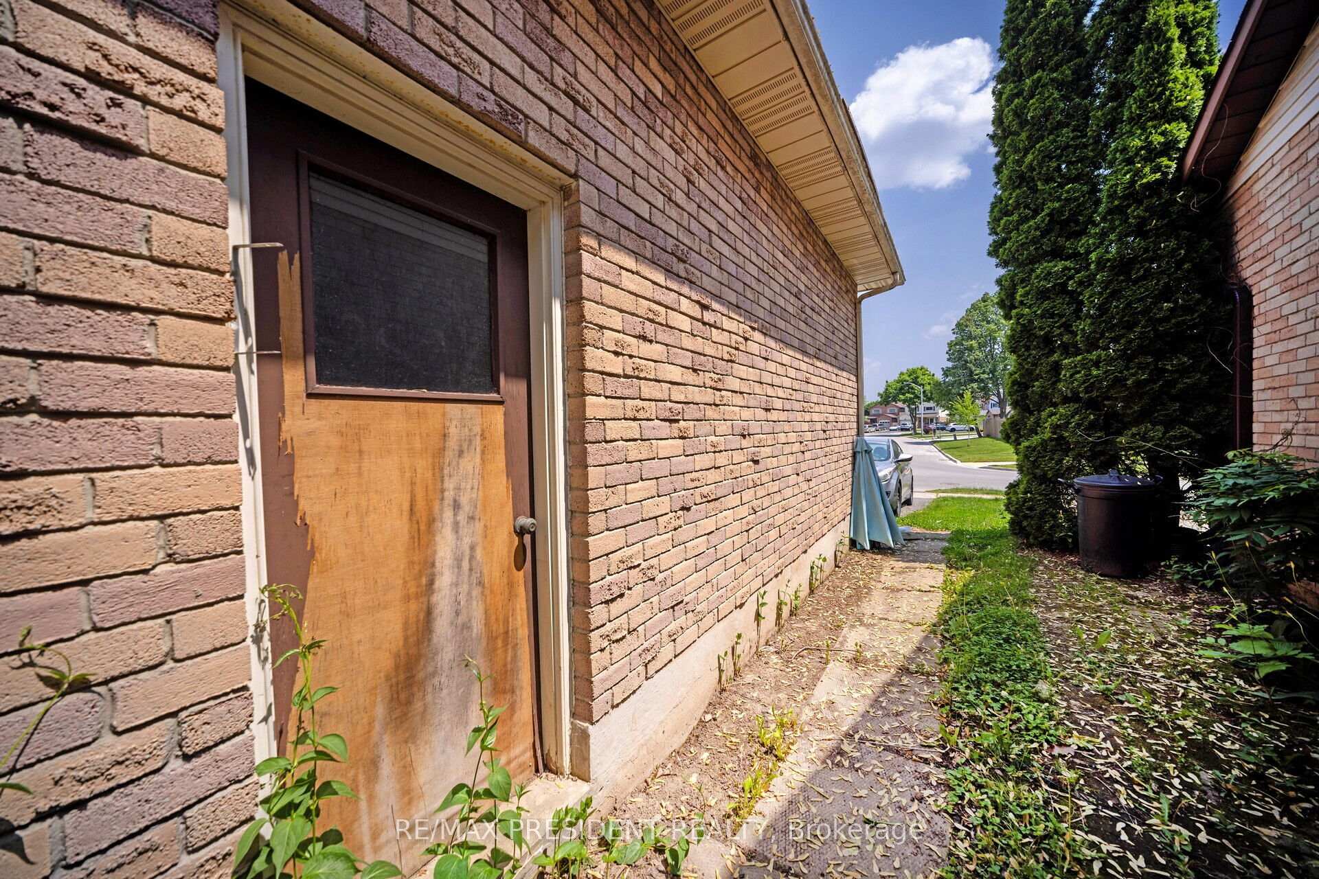Photo 26 of 2197 Leominster Drive, Burlington, Brant Hills — HOMEH
