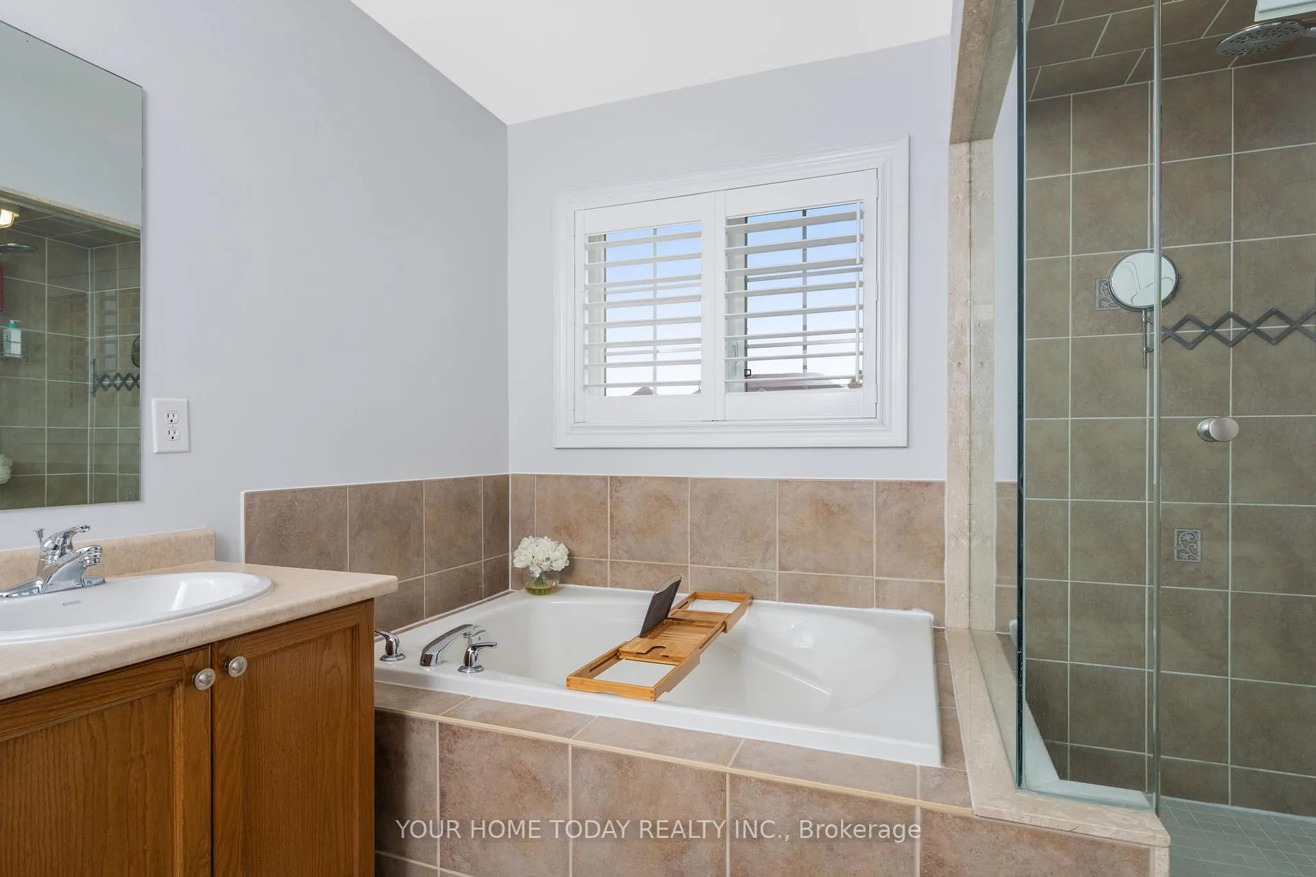 Photo 31 of 430 Barber Drive, Halton Hills, Georgetown — HOMEH